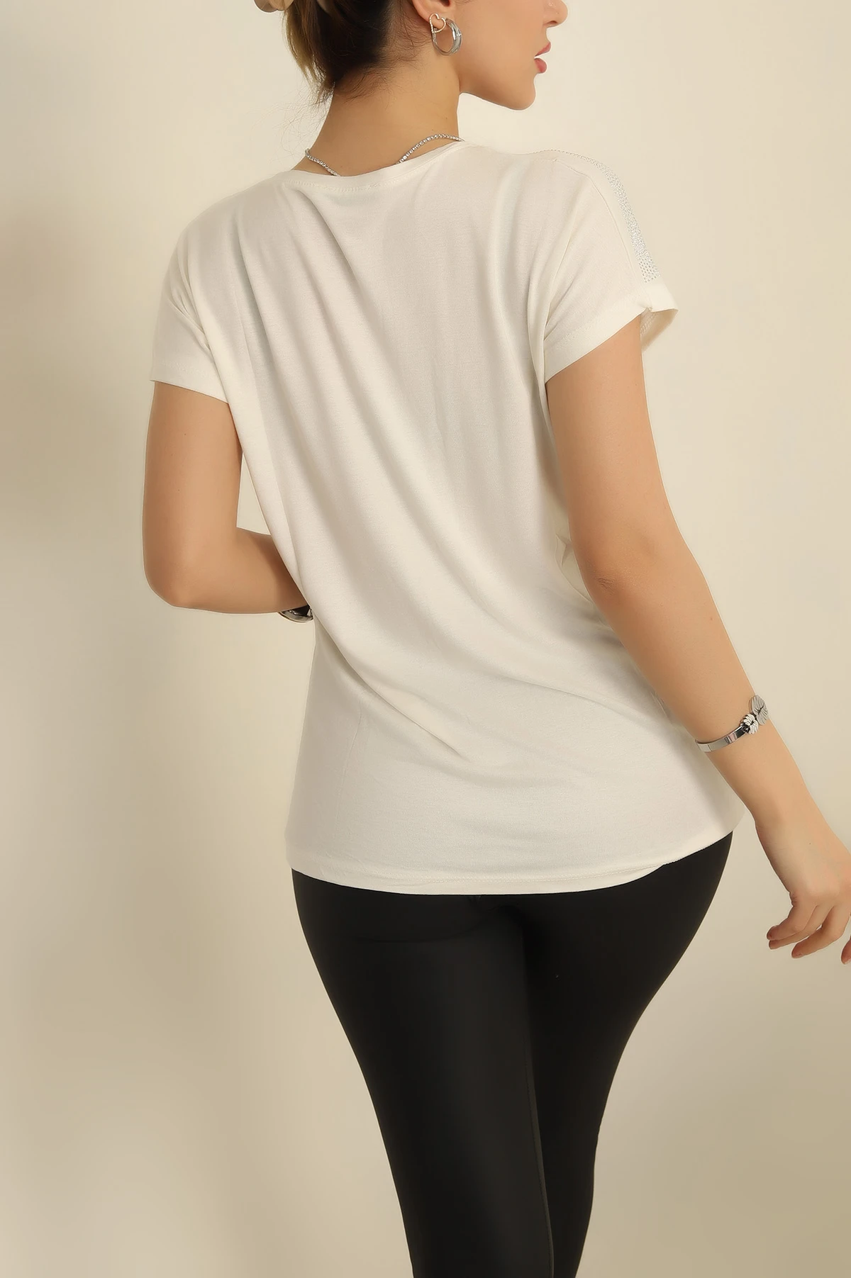 Beyaz Taş İşlemeli Viskon Bluz 252335