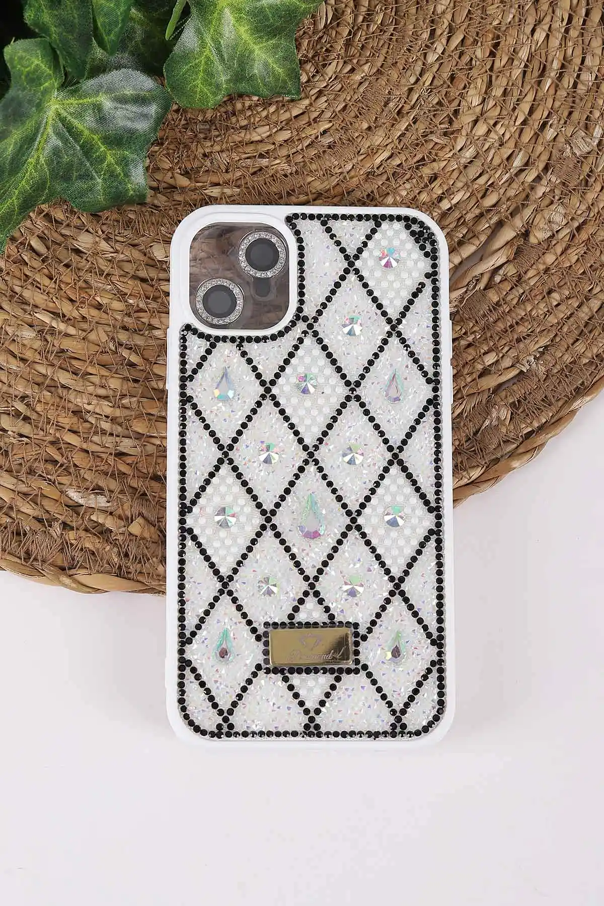 Beyaz TeknoCase İPhone 11 Uyumlu Dlr Diamond Case Serisi Lens Hediyeli Premium Sert Silikon Telefon Kılıfı 430341