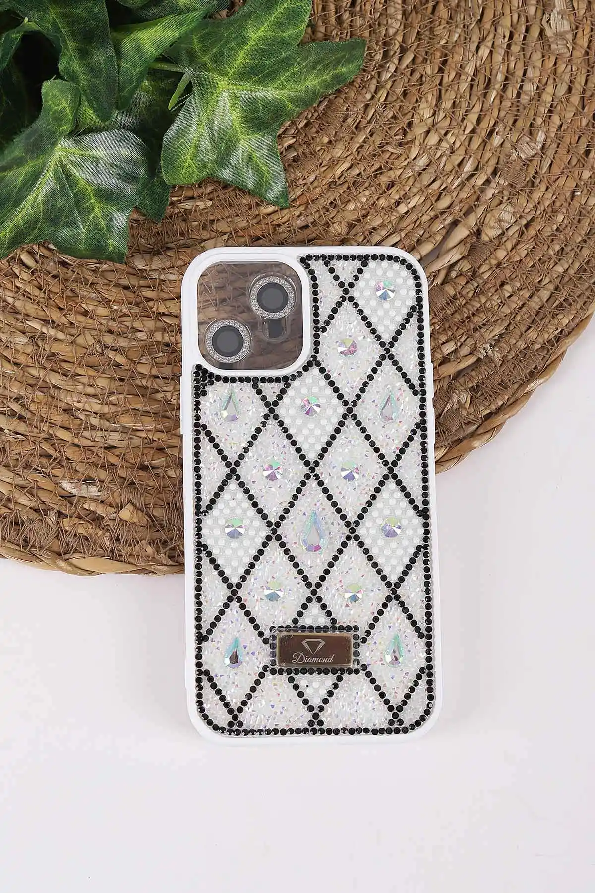 Beyaz TeknoCase İPhone 12 Uyumlu Dlr Diamond Case Serisi Lens Hediyeli Premium Sert Silikon Telefon Kılıfı 430345
