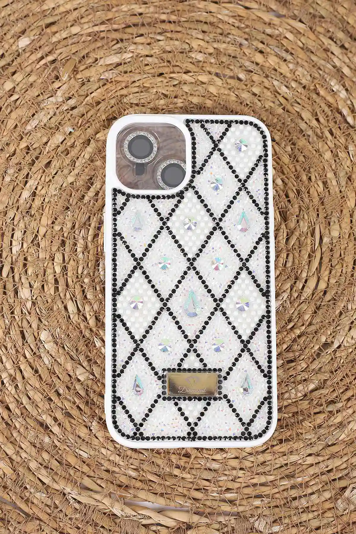 Beyaz TeknoCase İPhone 13 Uyumlu Dlr Diamond Case Serisi Lens Hediyeli Premium Sert Silikon Telefon Kılıfı 430349