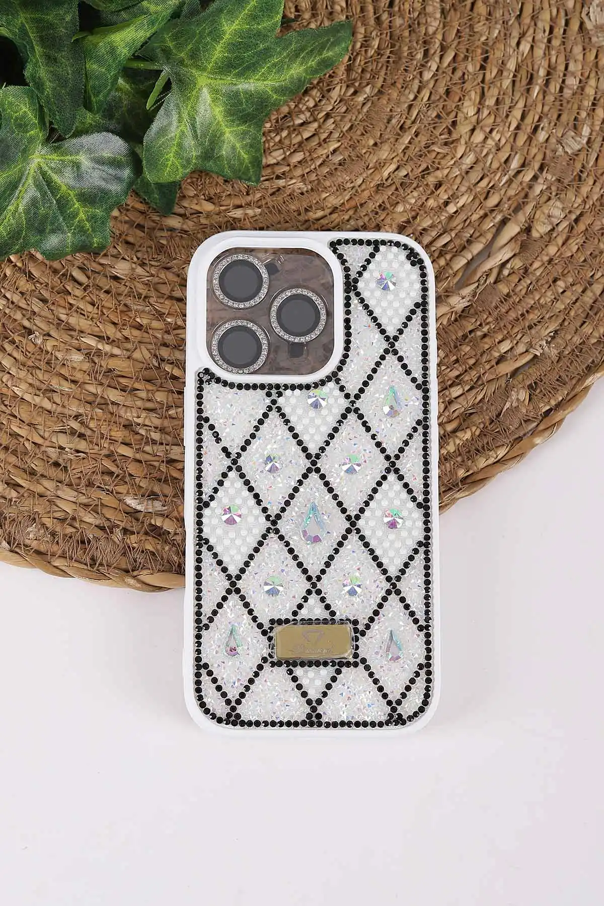 Beyaz TeknoCase İPhone 16 Pro Uyumlu Dlr Diamond Case Serisi Lens Hediyeli Premium Sert Silikon Telefon Kılıfı 430388