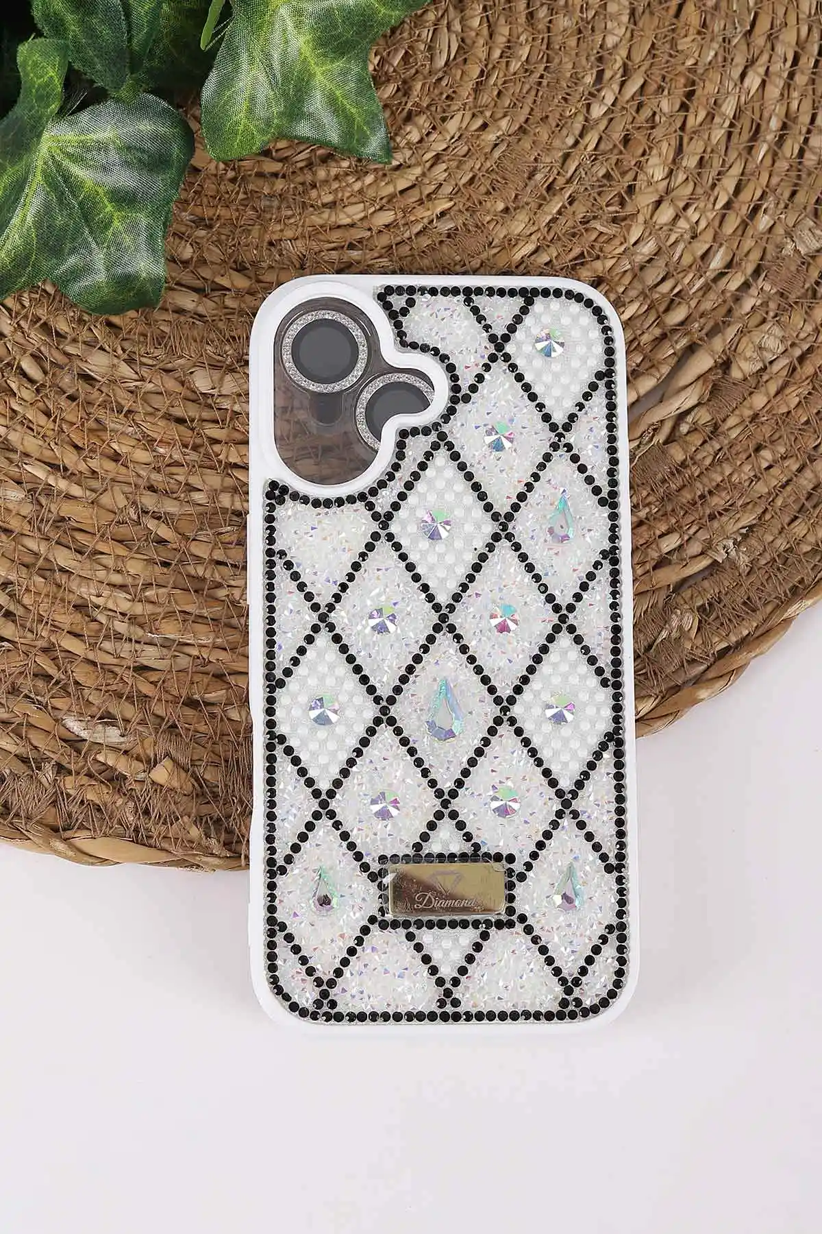 Beyaz TeknoCase İPhone 16 Uyumlu Dlr Diamond Case Serisi Lens Hediyeli Premium Sert Silikon Telefon Kılıfı 430384
