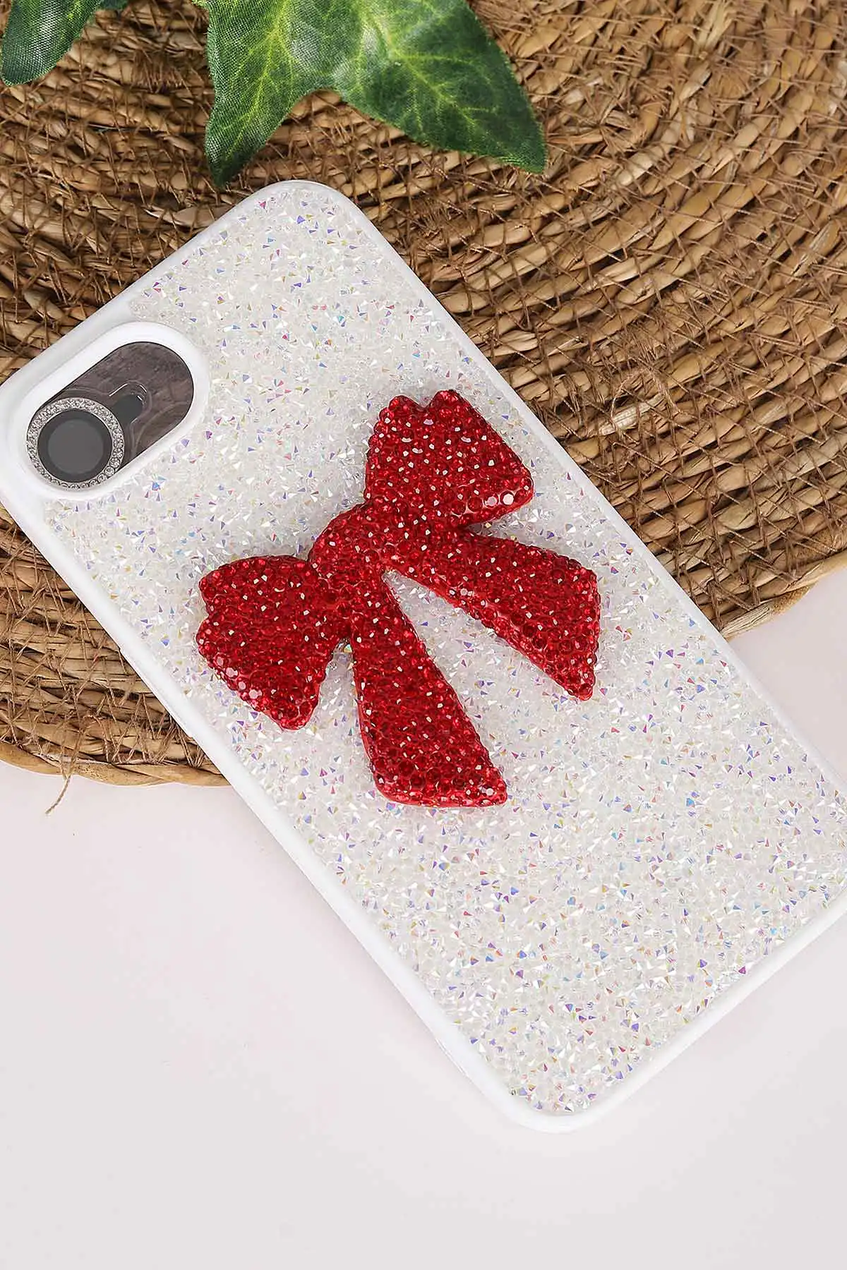 Beyaz TeknoCase İPhone 16E & 17E Uyumlu Nelly Diamond Serisi Taşlı Lens Hediyeli Sert Silikon Telefon Kılıfı 480977