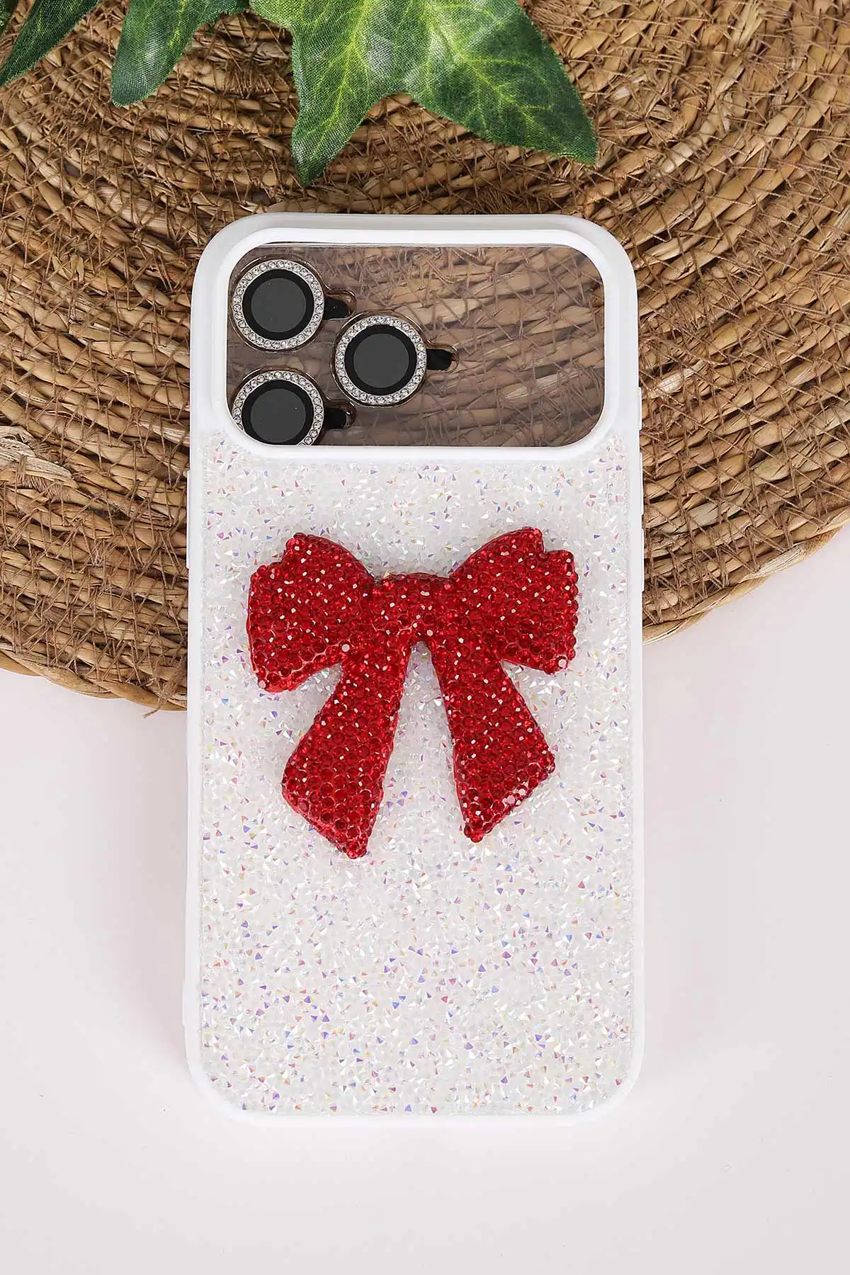 Beyaz TeknoCase İPhone 17 Pro Max Uyumlu Nelly Diamond Serisi Taşlı Lens Hediyeli Sert Silikon Telefon Kılıfı 480973