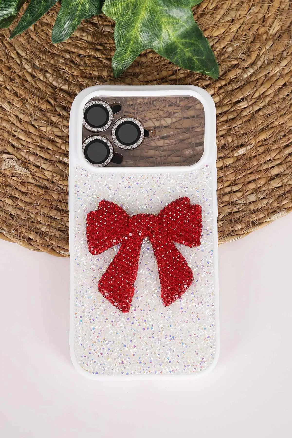 Beyaz TeknoCase İPhone 17 Pro Uyumlu Nelly Diamond Serisi Taşlı Lens Hediyeli Sert Silikon Telefon Kılıfı 480969