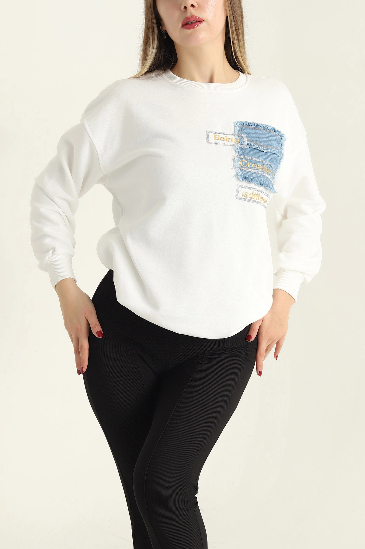 Beyaz Üç İp Nakışlı Pullu Bayan Sweat 306168