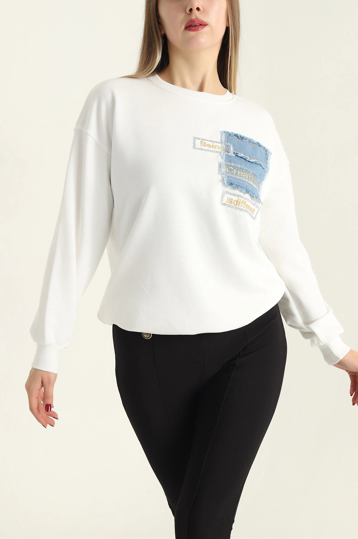 Beyaz Üç İp Nakışlı Pullu Bayan Sweat 306168