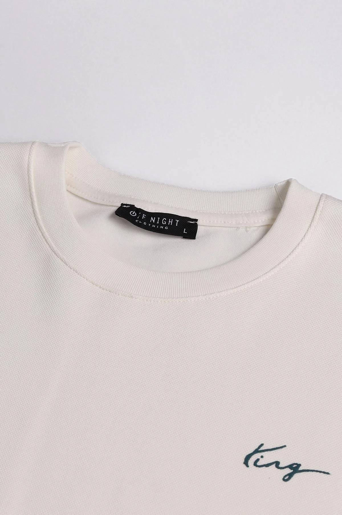 Beyaz Yazı Detaylı Bisiklet Yaka Erkek Sweatshirt 396930
