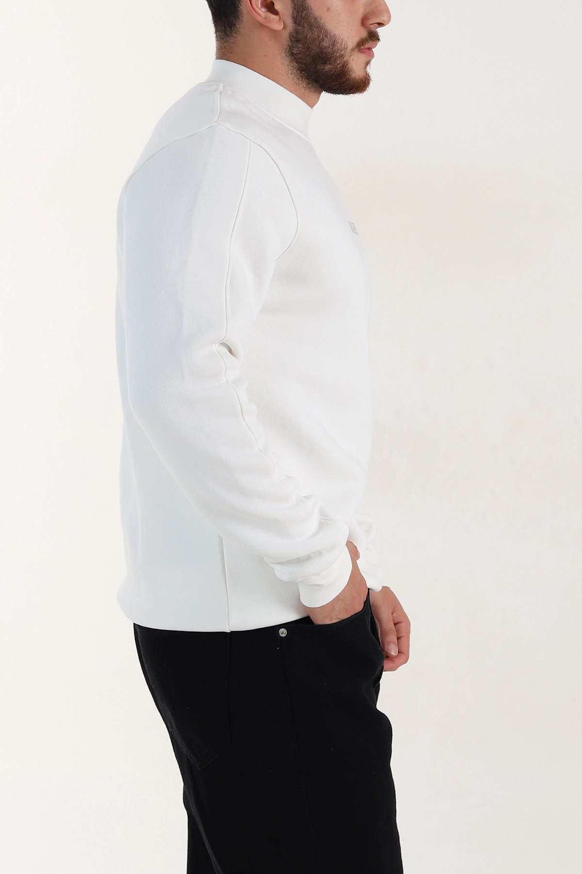Beyaz Yazı Detaylı Bisiklet Yaka Erkek Sweatshirt 397039