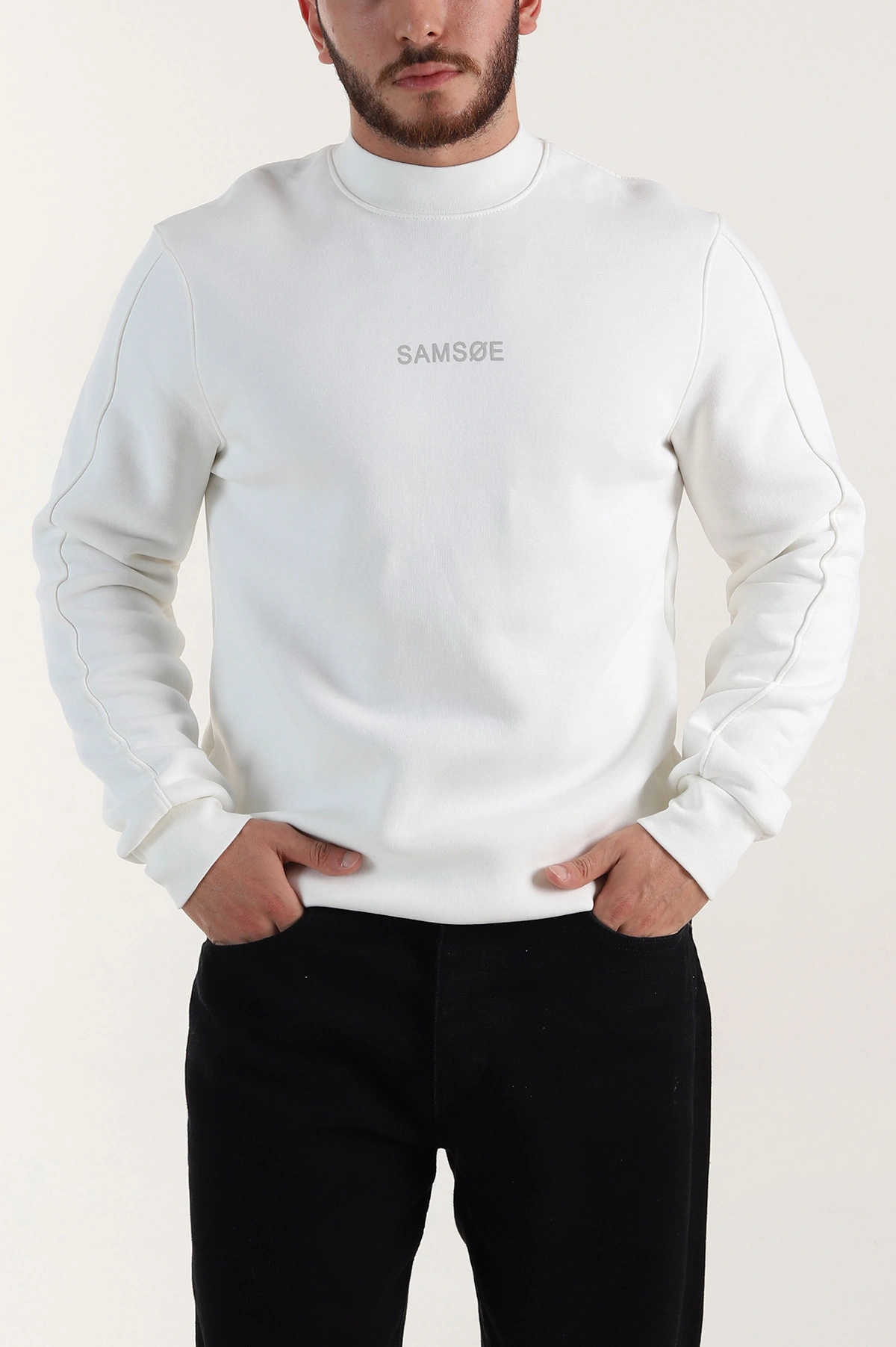 Beyaz Yazı Detaylı Bisiklet Yaka Erkek Sweatshirt 397039