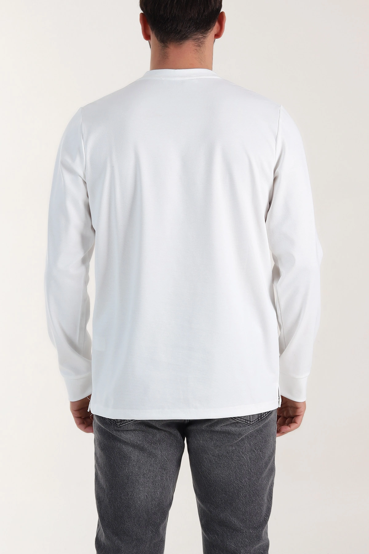 Beyaz Yırtmaçlı Bisiklet Yaka Erkek Sweatshirt 410640