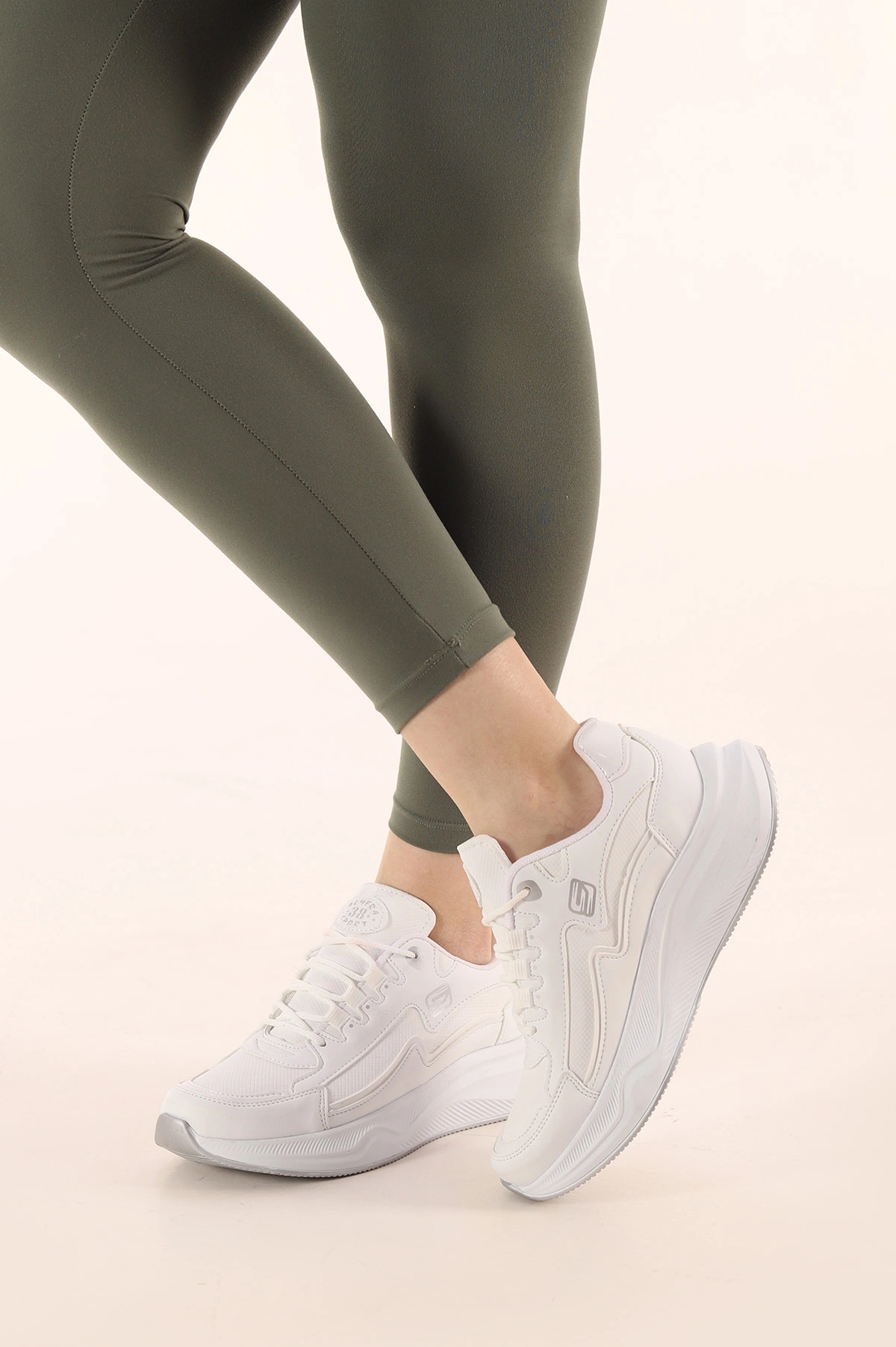 Beyaz Yüksek Taban Bağcıklı Kadın Spor Ayakkabı 400511