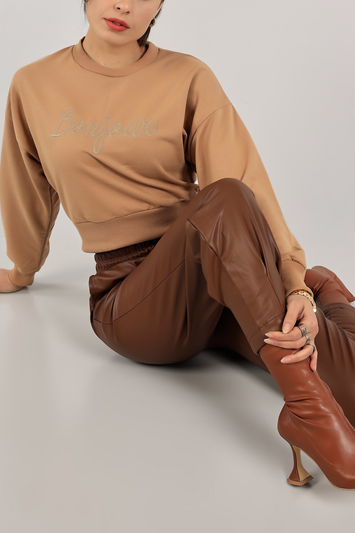 Bisküvi Nakışlı İki İp Crop Sweat 140896