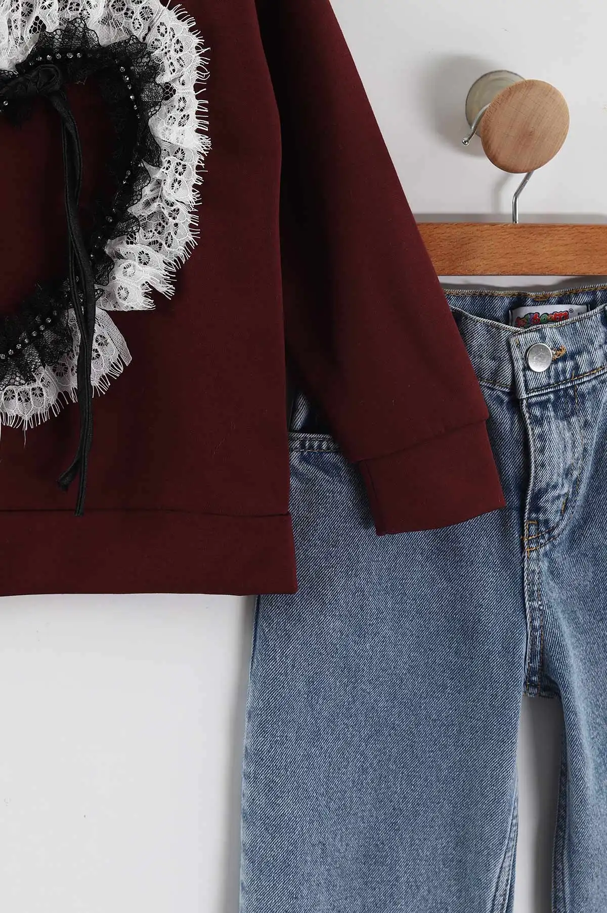 Bordo (3-10 Yaş)  Kalp Nakışlı Taşlı Sweatli Lazer Kesim Kot  Pantolonlu Kız Çocuk 2'li Takım 443410