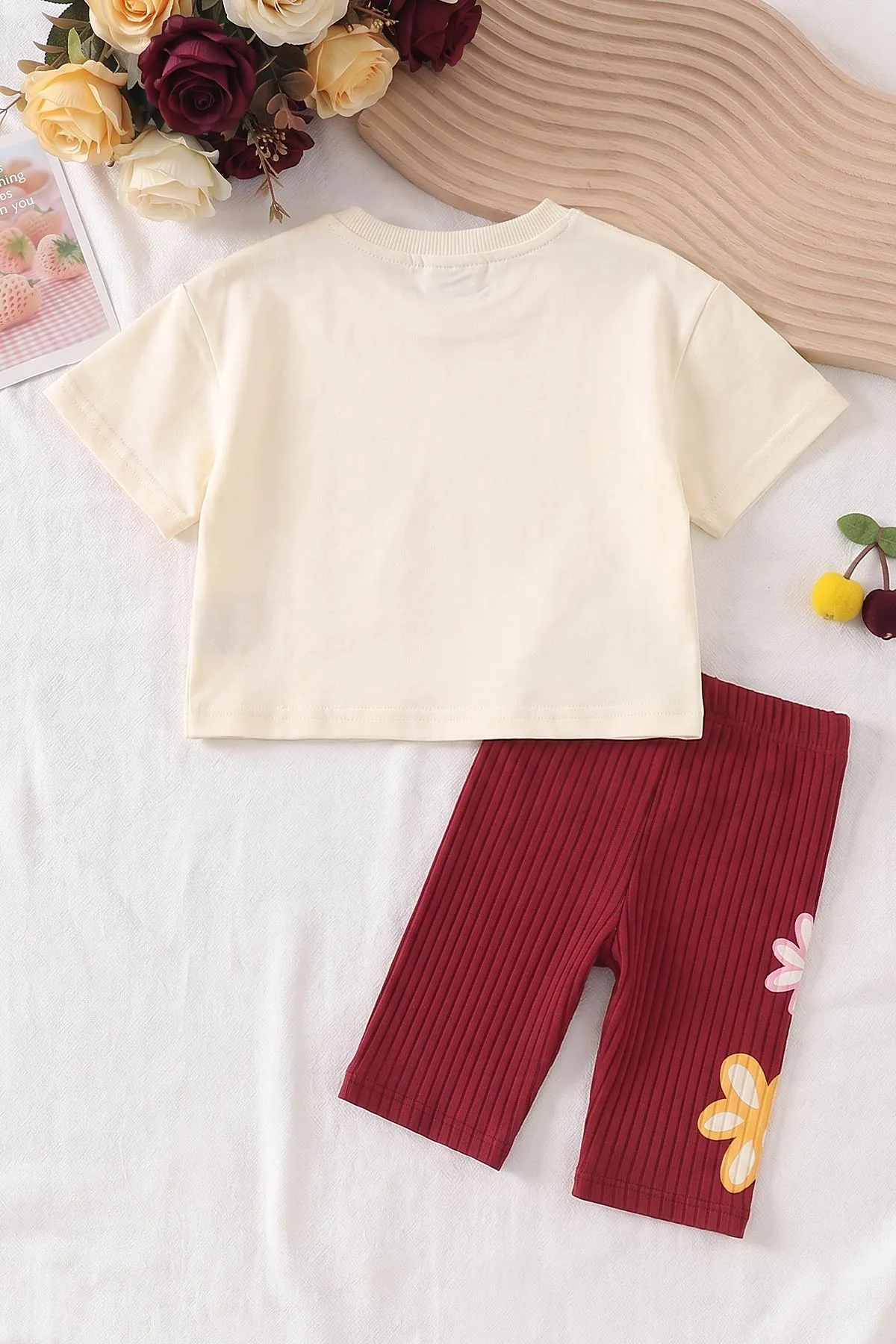 Bordo (4-10 Yaş)Daisy Duck Baskılı  Alt Fitilli Baskılı Şort Diz Boy Kısa Taytlı Kız Çocuk Yazlık Takım 469890
