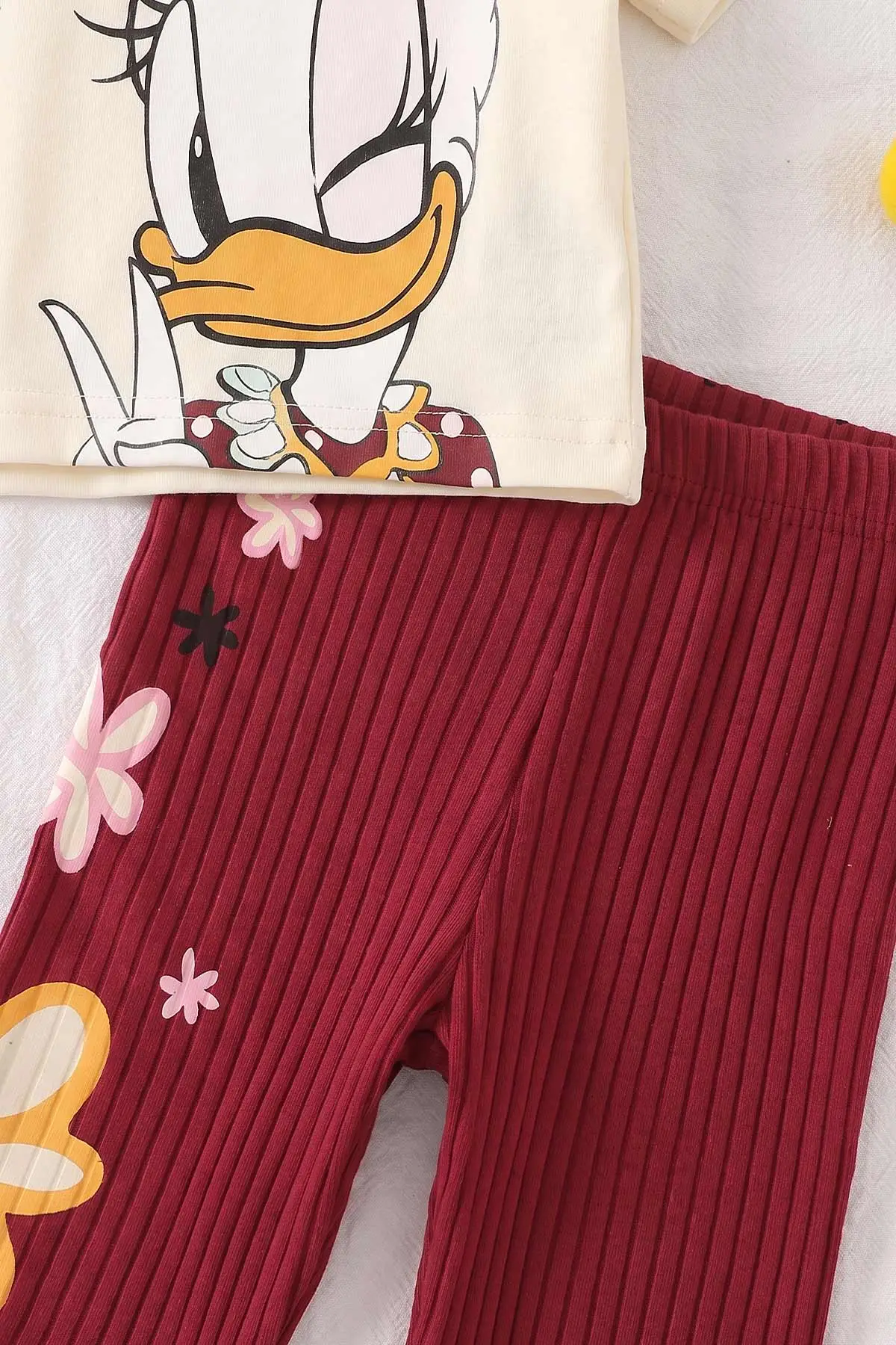 Bordo (4-10 Yaş)Daisy Duck Baskılı  Alt Fitilli Baskılı Şort Diz Boy Kısa Taytlı Kız Çocuk Yazlık Takım 469890