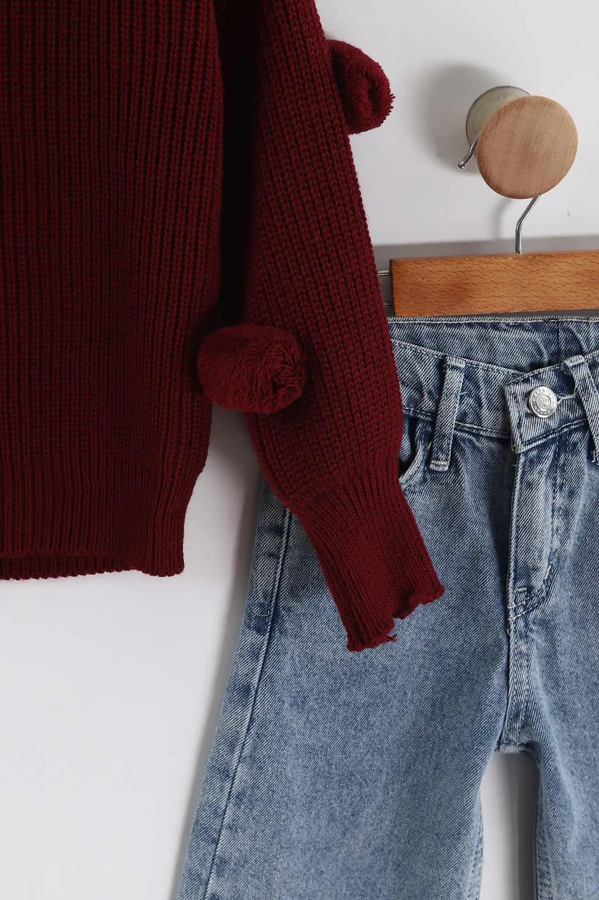 Bordo (4-12  Yaş)  Ponponlu Triko Kazaklı Kot Pantolonlu Kız Çocuk Takım 443474