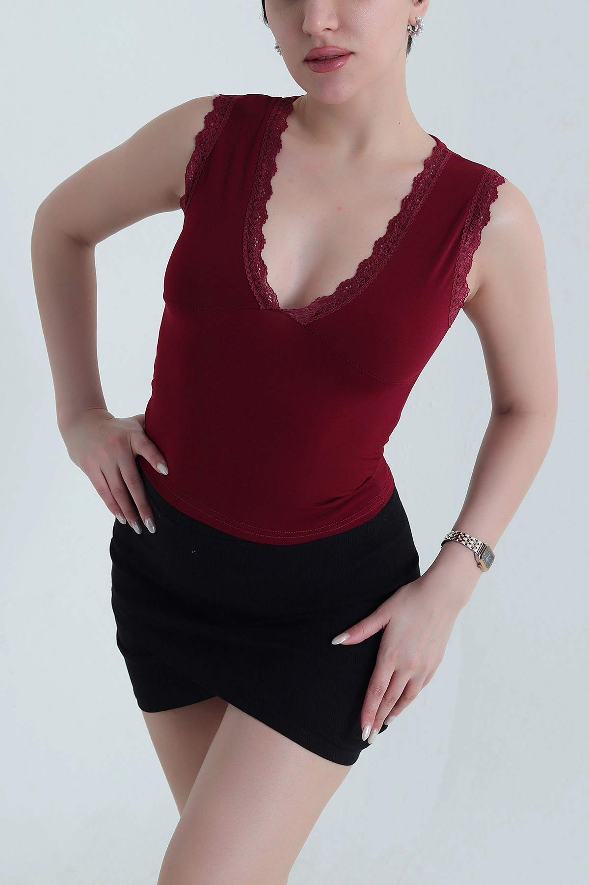 Bordo Güpürlü V Yaka Kolsuz Sandy Kadın Bluz 450763