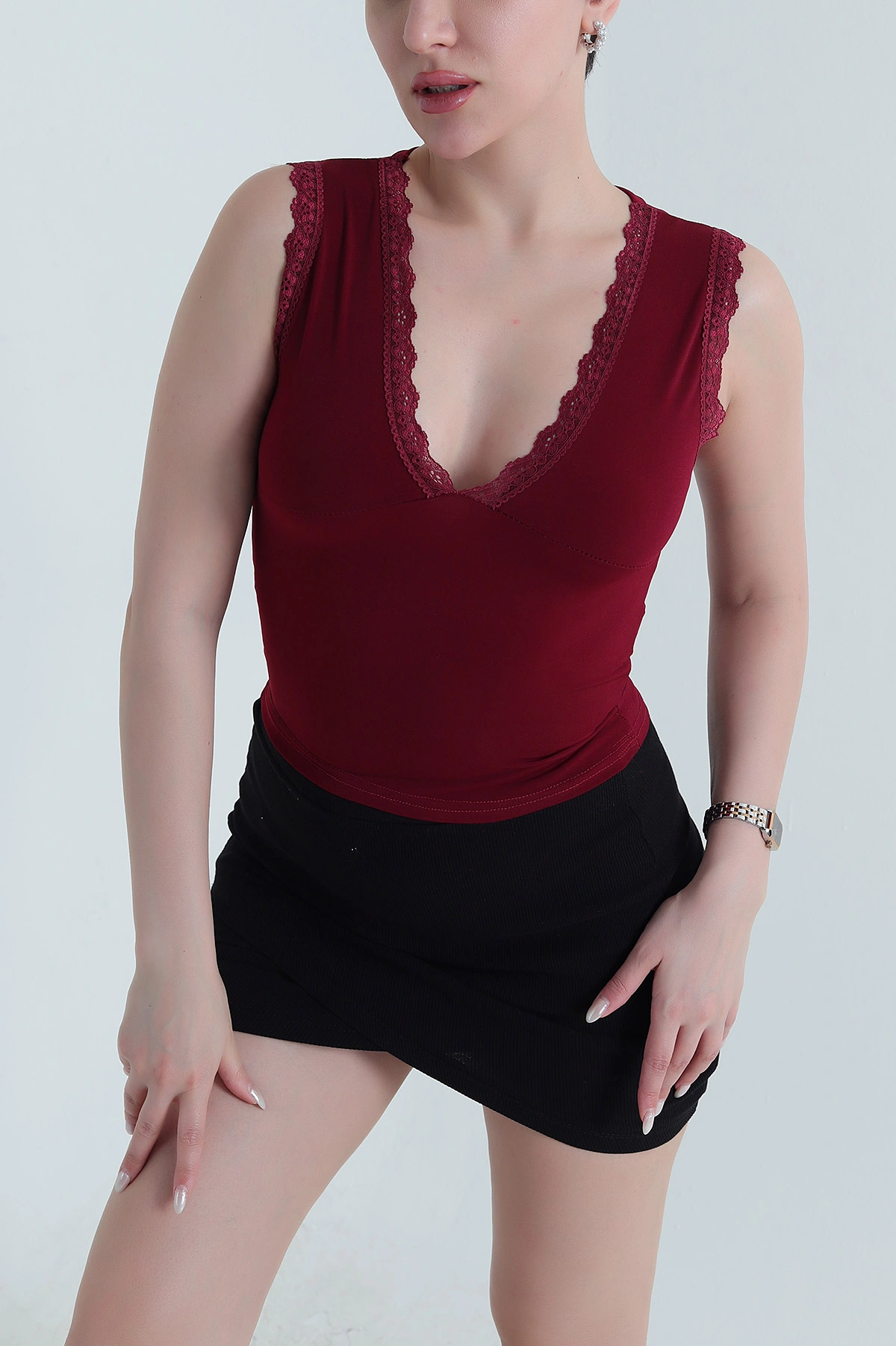 Bordo Güpürlü V Yaka Kolsuz Sandy Kadın Bluz 450763