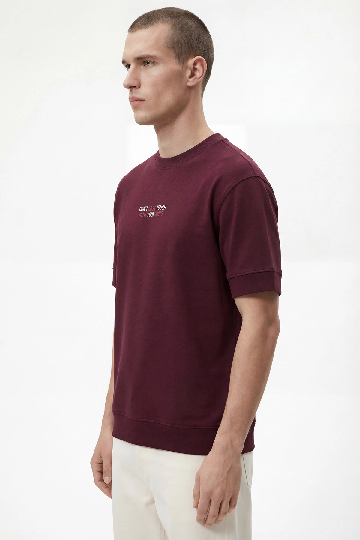 Bordo İki İp Bisiklet Yaka Yazı Detaylı Erkek Tişört 435170