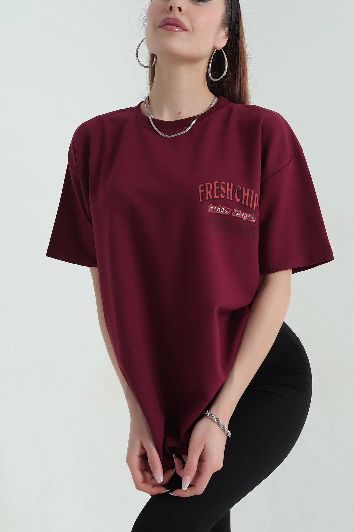 Bordo Ön ve Arka Baskılı İki İp Bisiklet Yaka Kadın Tişört 357334