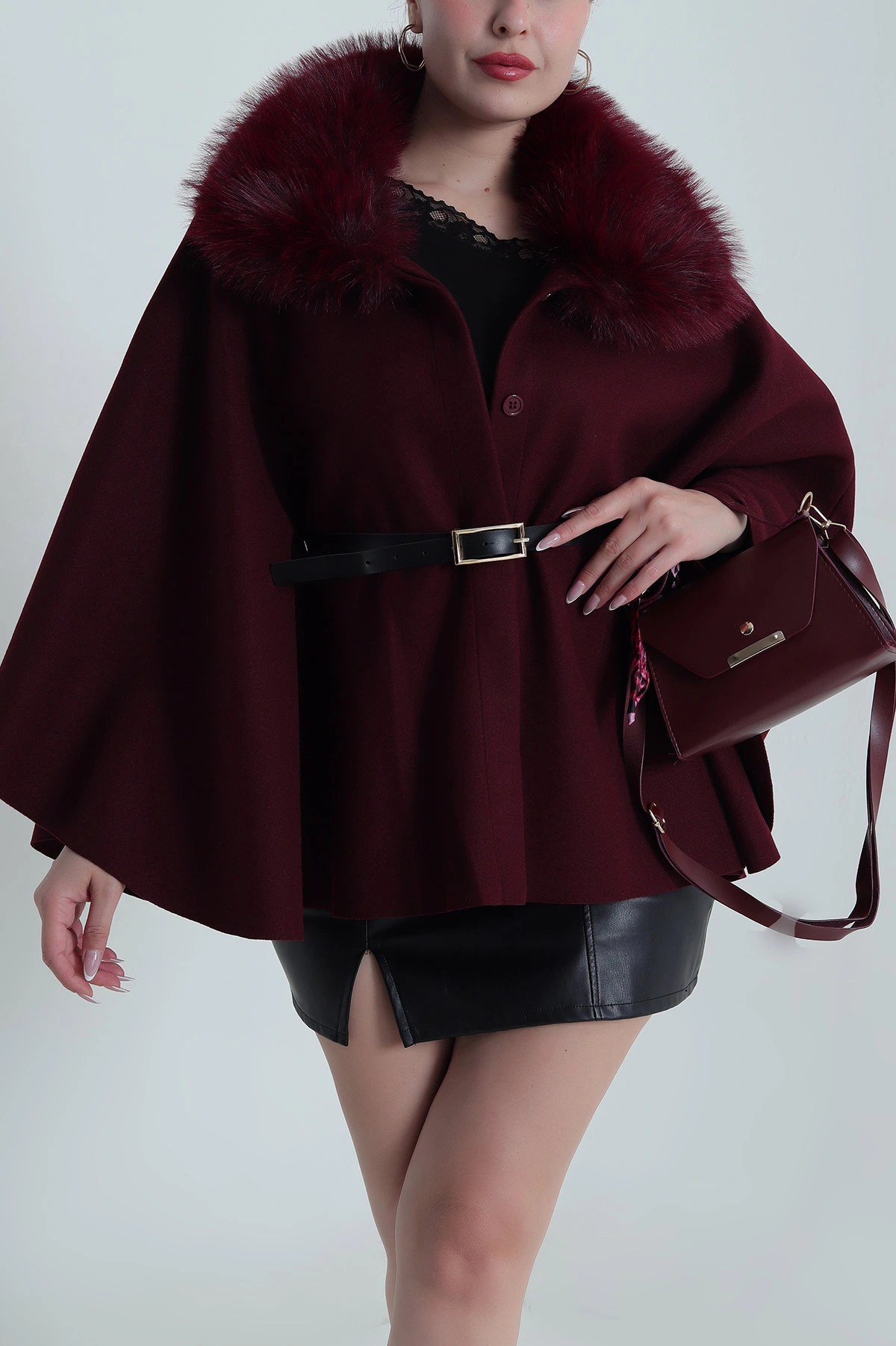 Bordo Yakası Kürklü Kemerli Kaşe Kadın Panço 485758