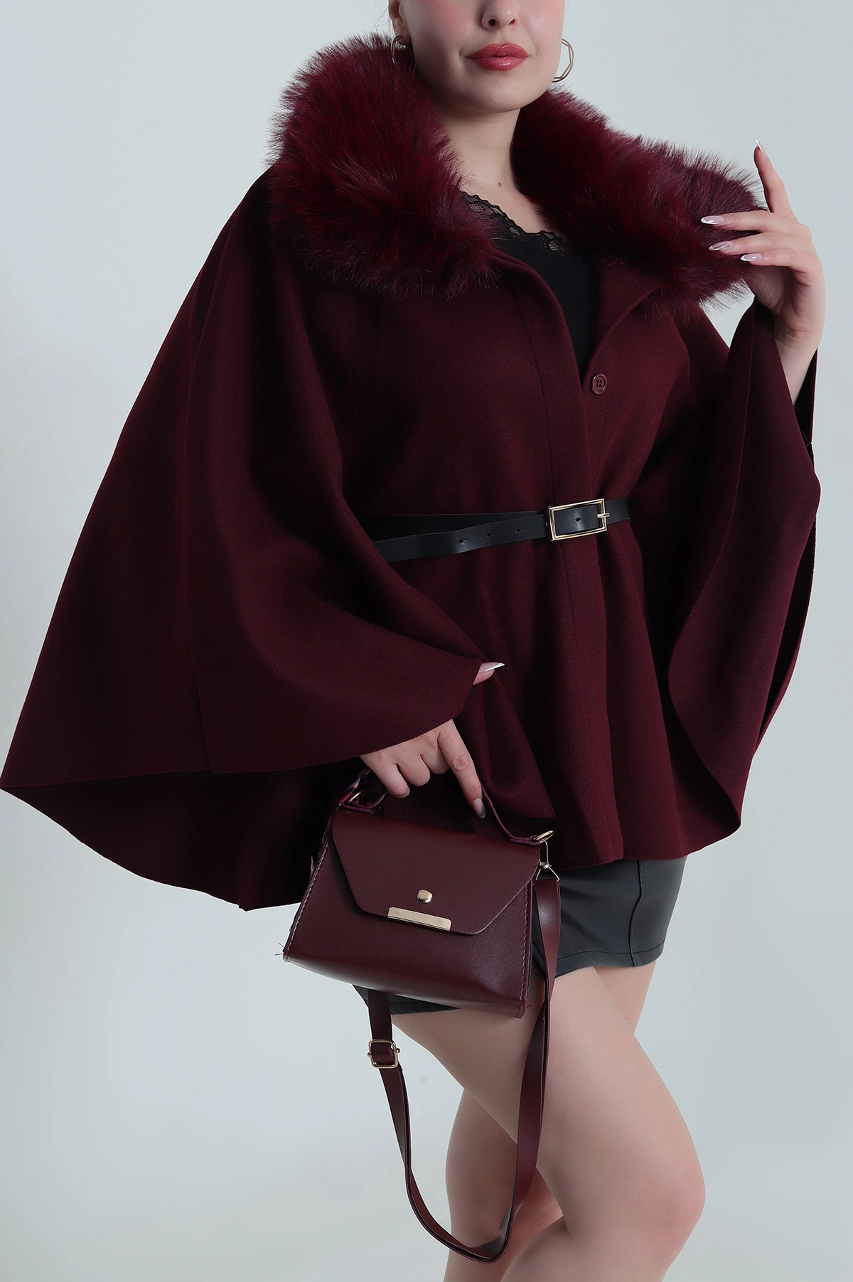 Bordo Yakası Kürklü Kemerli Kaşe Kadın Panço 485758