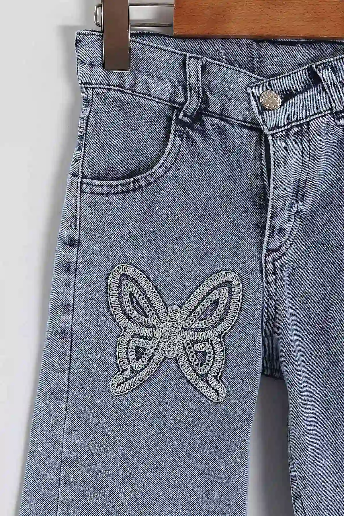 Buz Mavisi (6-12 Yaş)Kelebek Nakışlı Bol Paça Kız Çocuk Kot Pantolon 455373