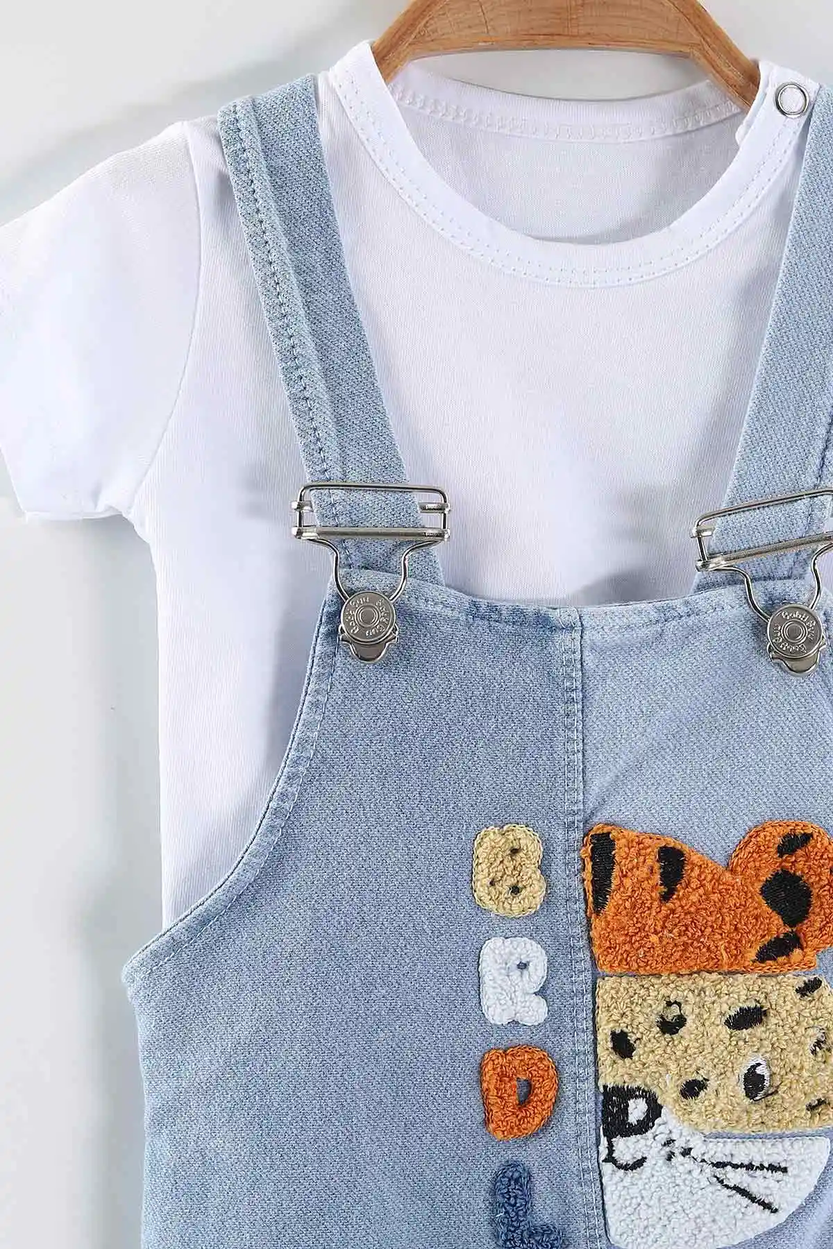 Buz Mavisi (6-24 Ay) Süzene Nakışlı   Ayarlanabilir Askılı Tişörtlü Kız Bebek Kot Tulum 445423