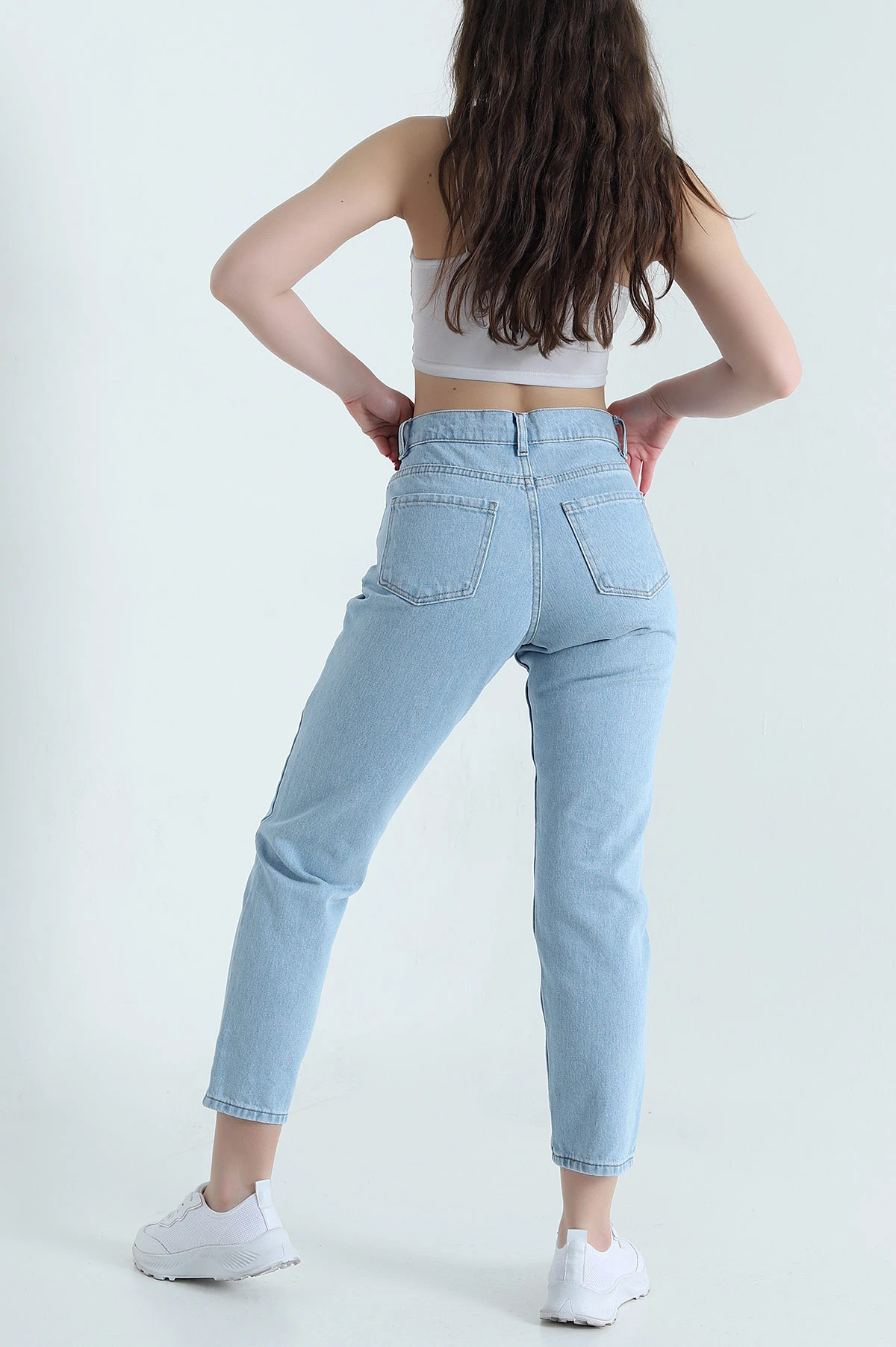 Buz Mavisi Lazer Kesim Mom Kadın Kot Pantolon 445168