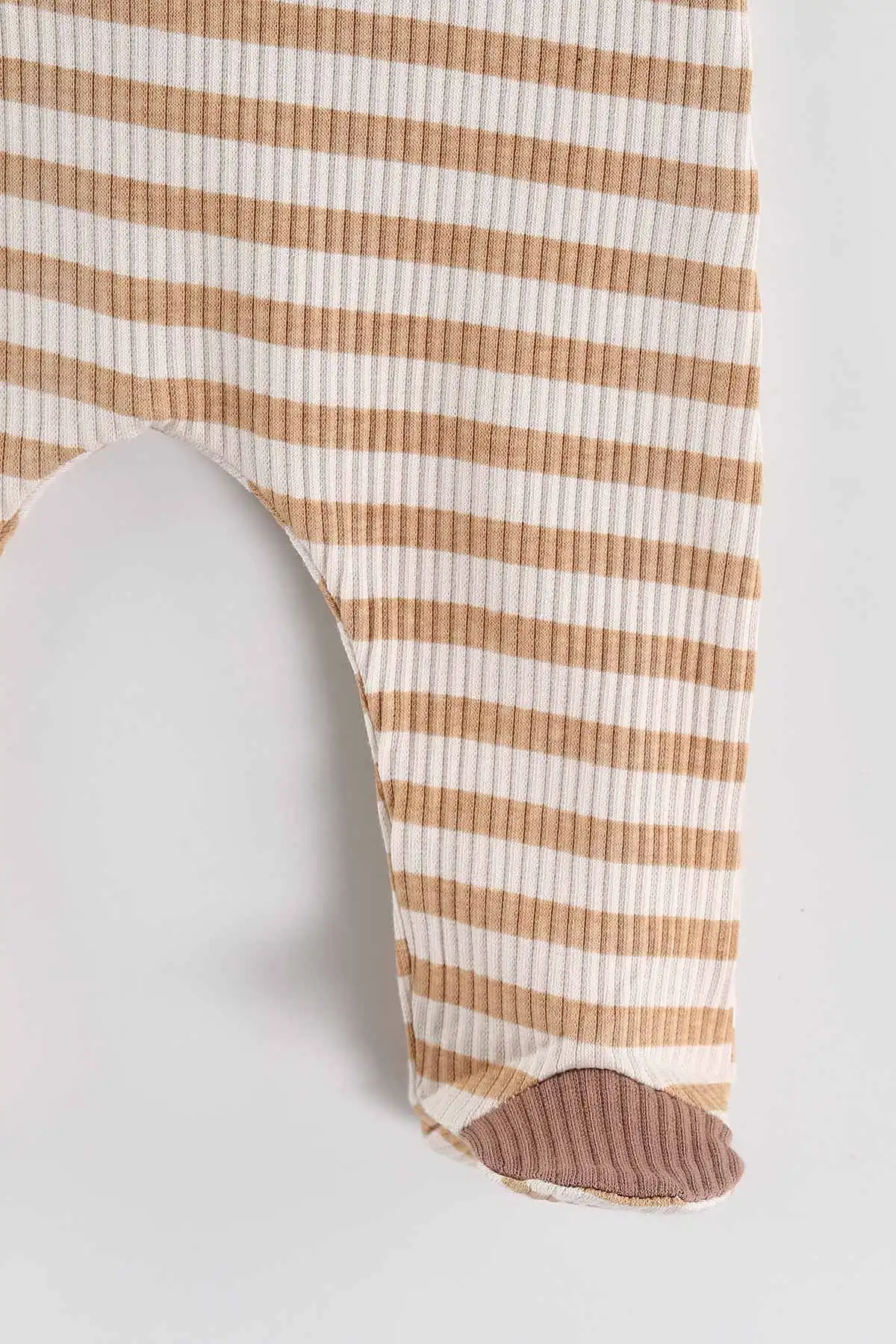 Çoklu Renk (0-6 Ay) Fitilli Kumaş Baskılı Patikli Erkek Bebek 3'lü Pijama Alt 468652
