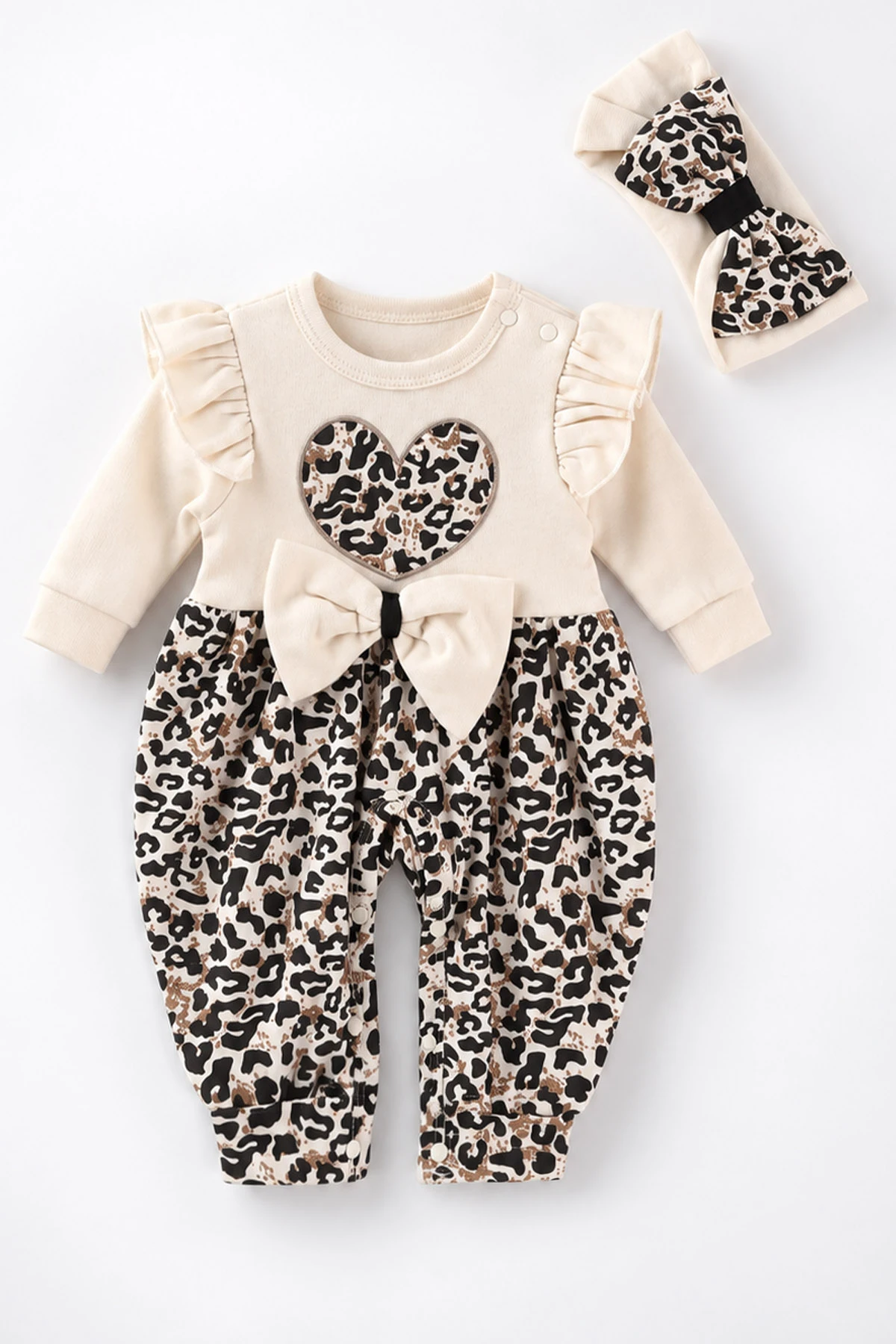 Ekru (0-9 Ay)Fiyonklu Leopar Desen Kalp Nakışlı Omuzdan Fırfırlı ve Bandanalı Kız Bebek Tulum 475999