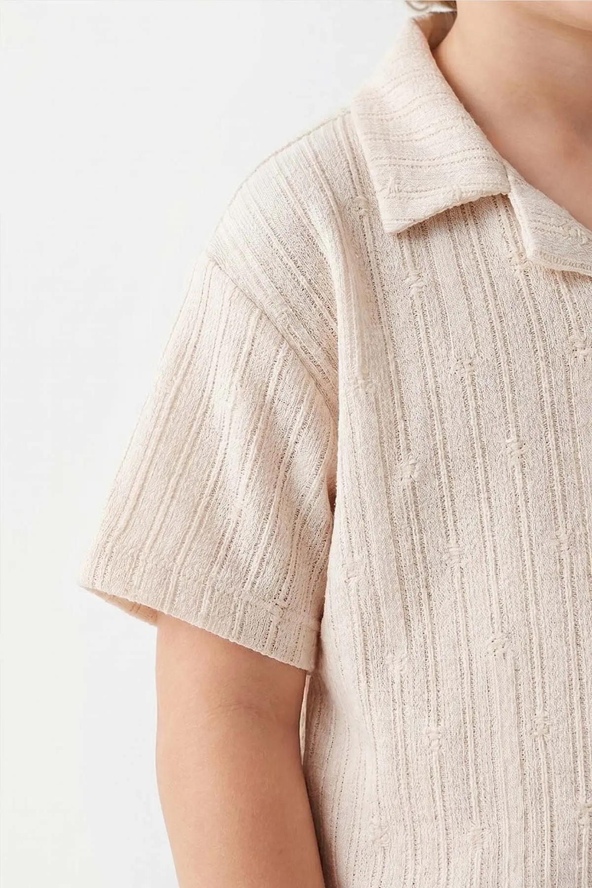 Ekru (2-10 Yaş)Çizgili Desen Örgü Gömlekli ve Gabardin Şortlu Erkek Çocuk Yazlık Takım 459982