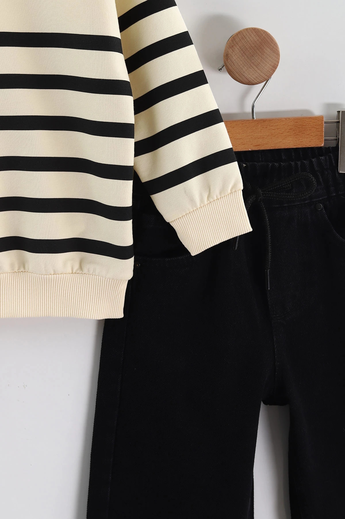 Ekru (3-10 Yaş) Çizgi   Baskılı Sweatli Kot Pantolonlu Erkek Çocuk 2'li Takım 437397