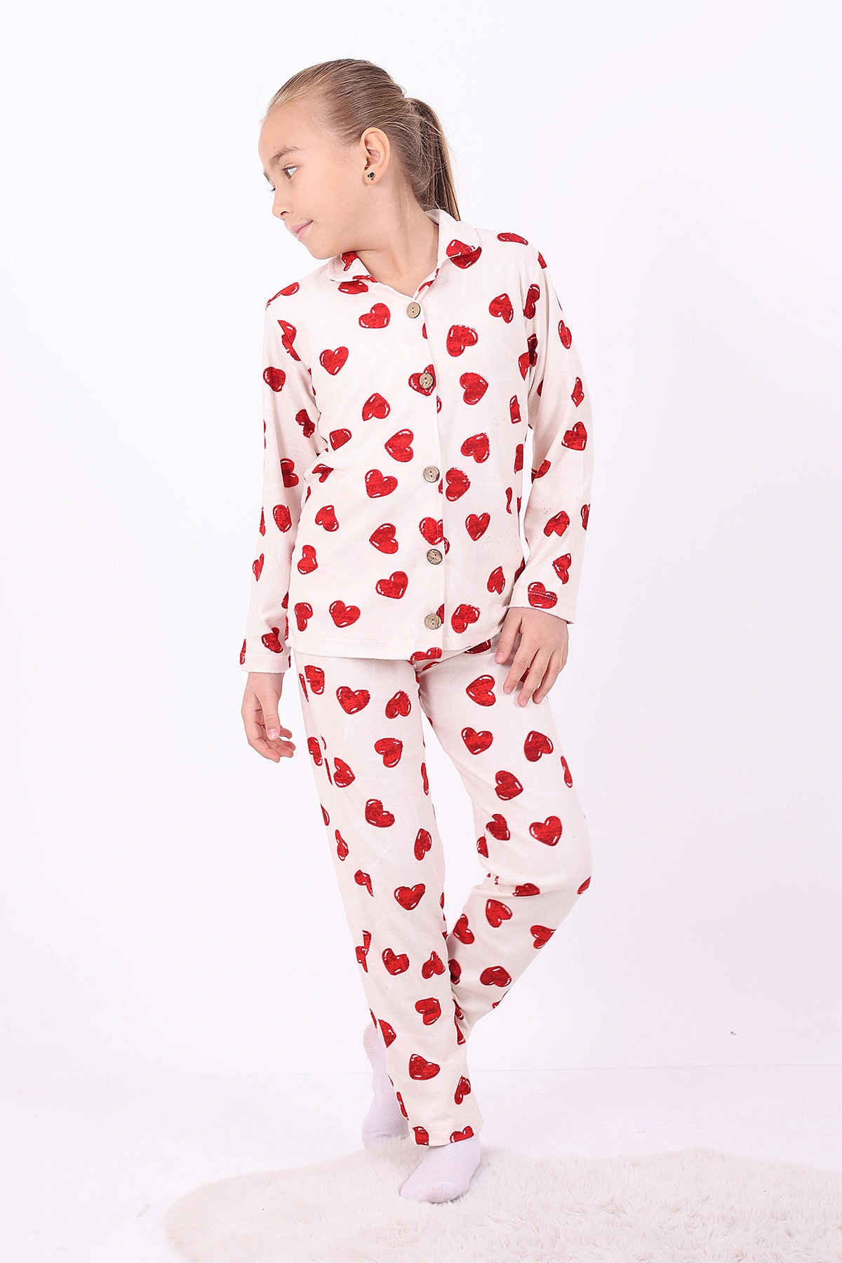 Ekru (4-12 Yaş)Kalp Desenli Düğmeli Kız Çocuk Pijama Takımı 329814