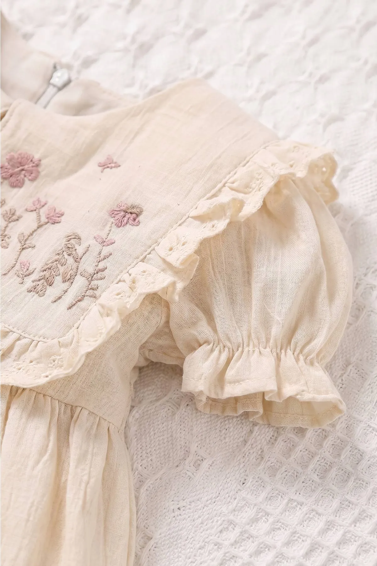 Ekru (6-24 Ay)Yakası Nakışlı Fistolu Müslin Kız Bebek Elbise 467275