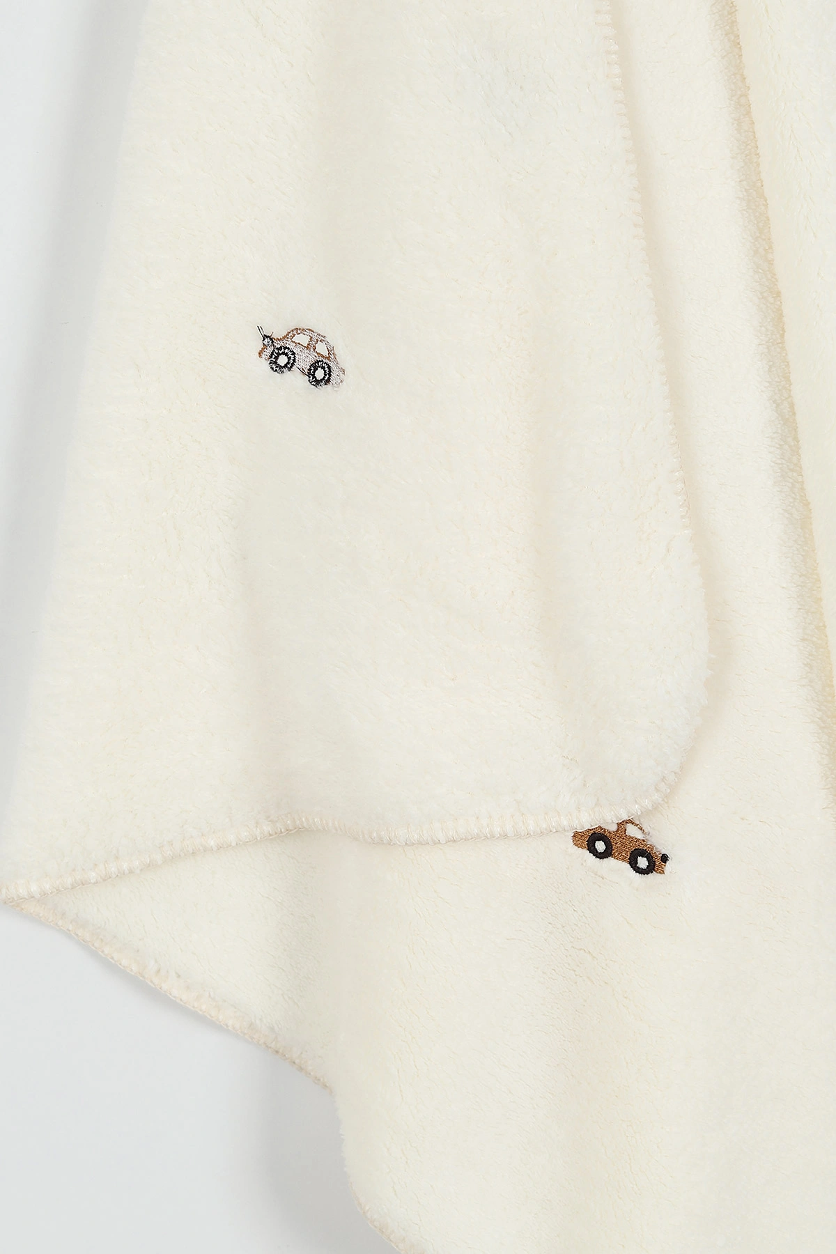 Ekru Araba Nakışlı Peluş Erkek Bebek Battaniye 422524