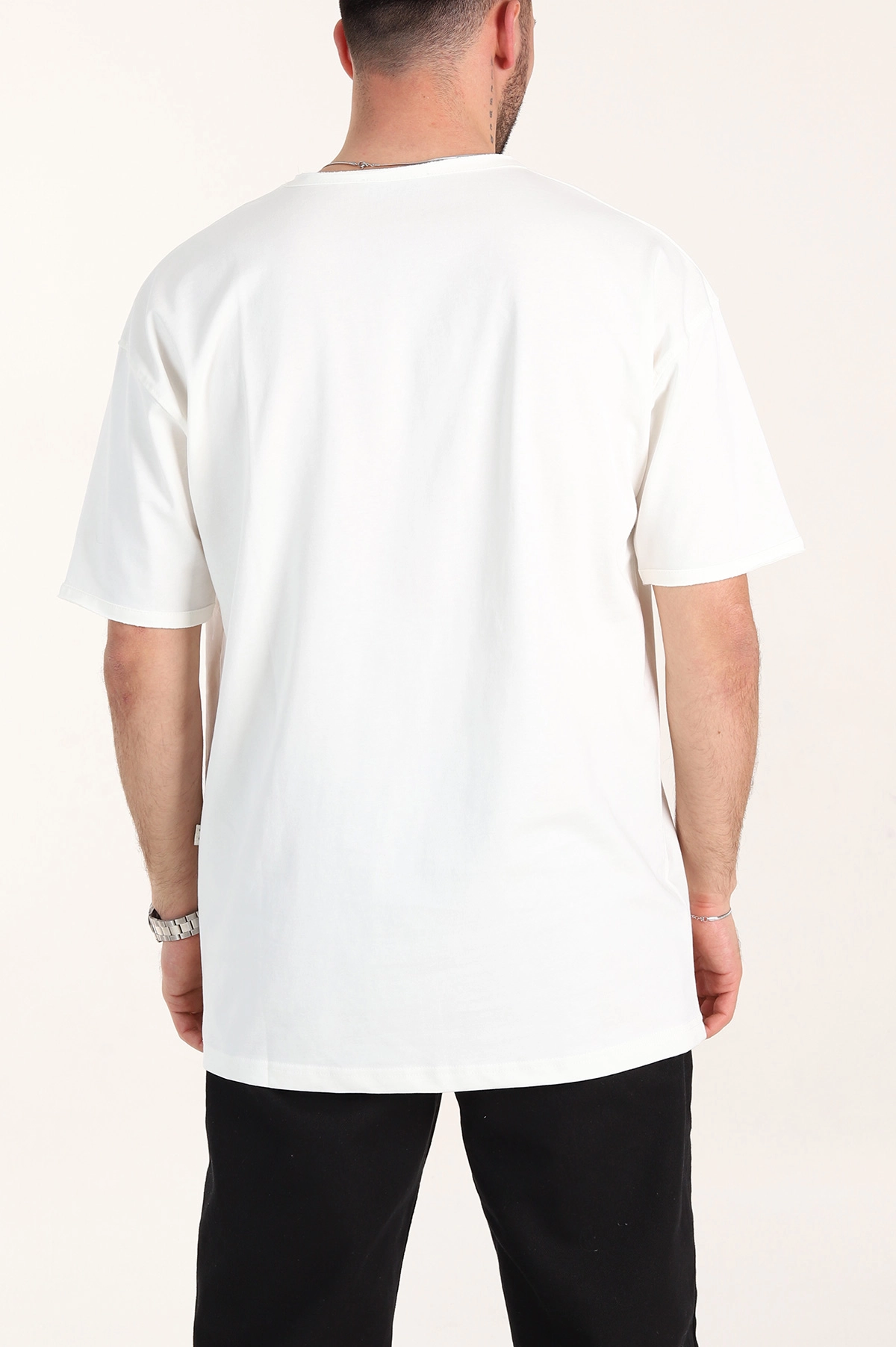 Ekru Oversize Kabartma Yazılı Yırtık Yaka Detaylı Erkek Tişört 358012
