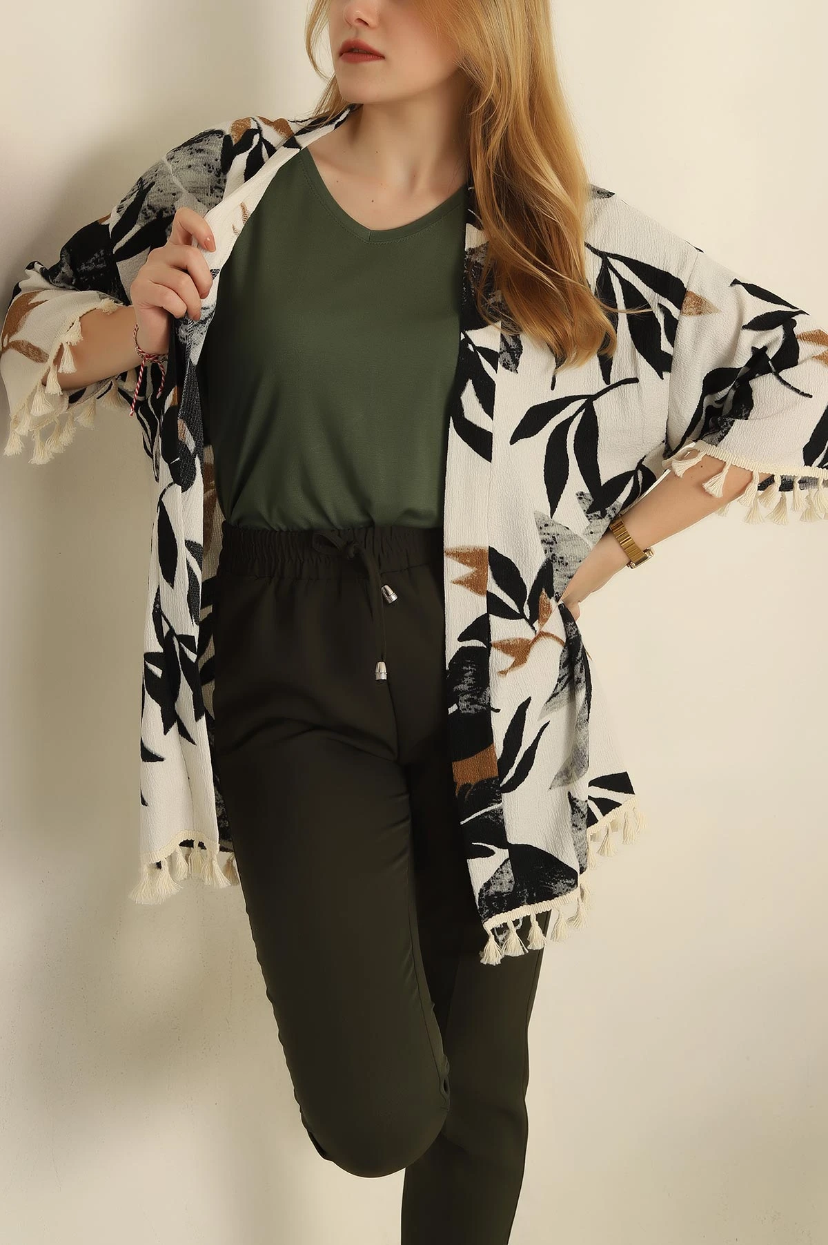 Ekru Püsküllü Okyanus kumaş Kimono 251981