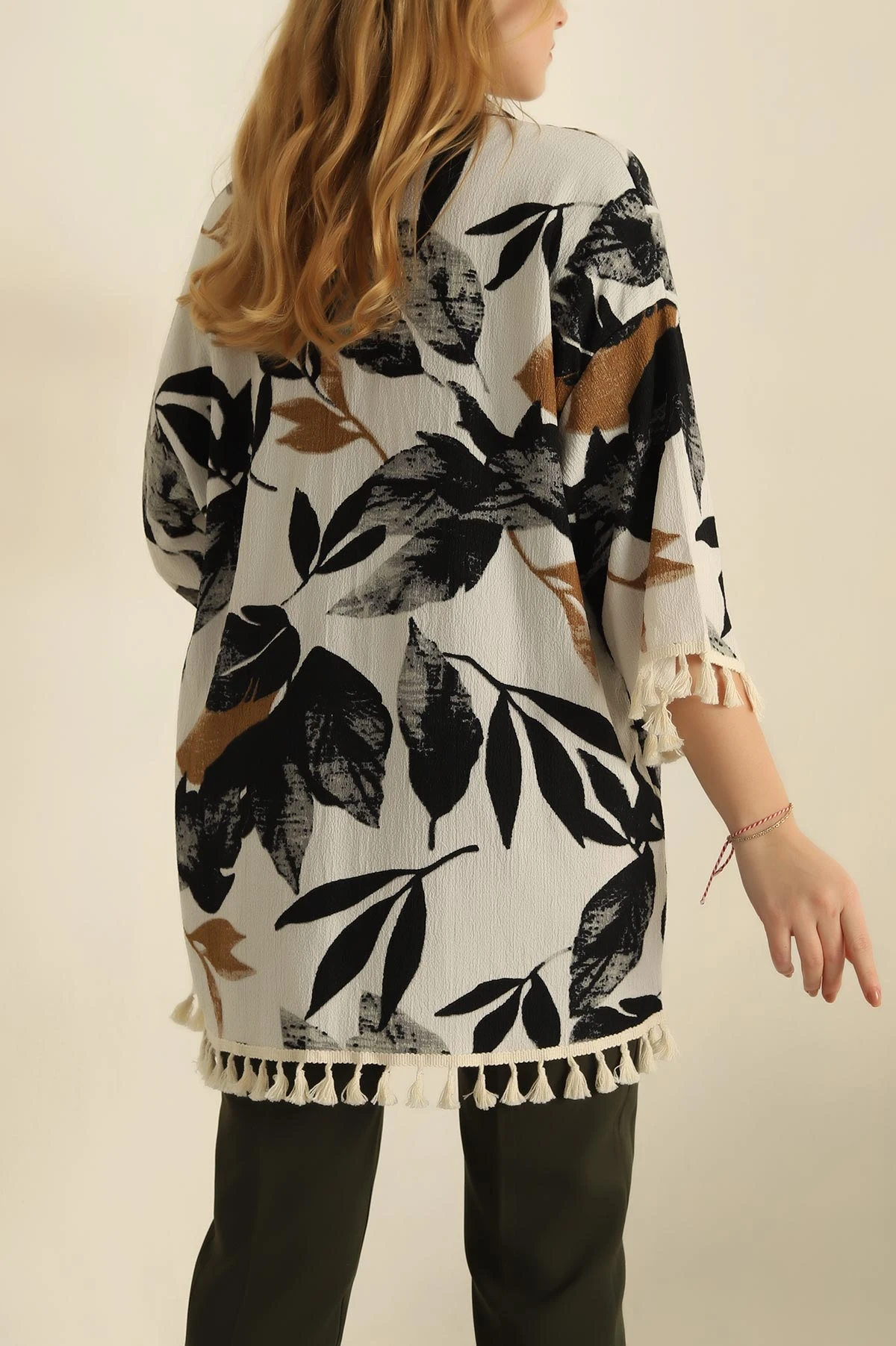 Ekru Püsküllü Okyanus kumaş Kimono 251981