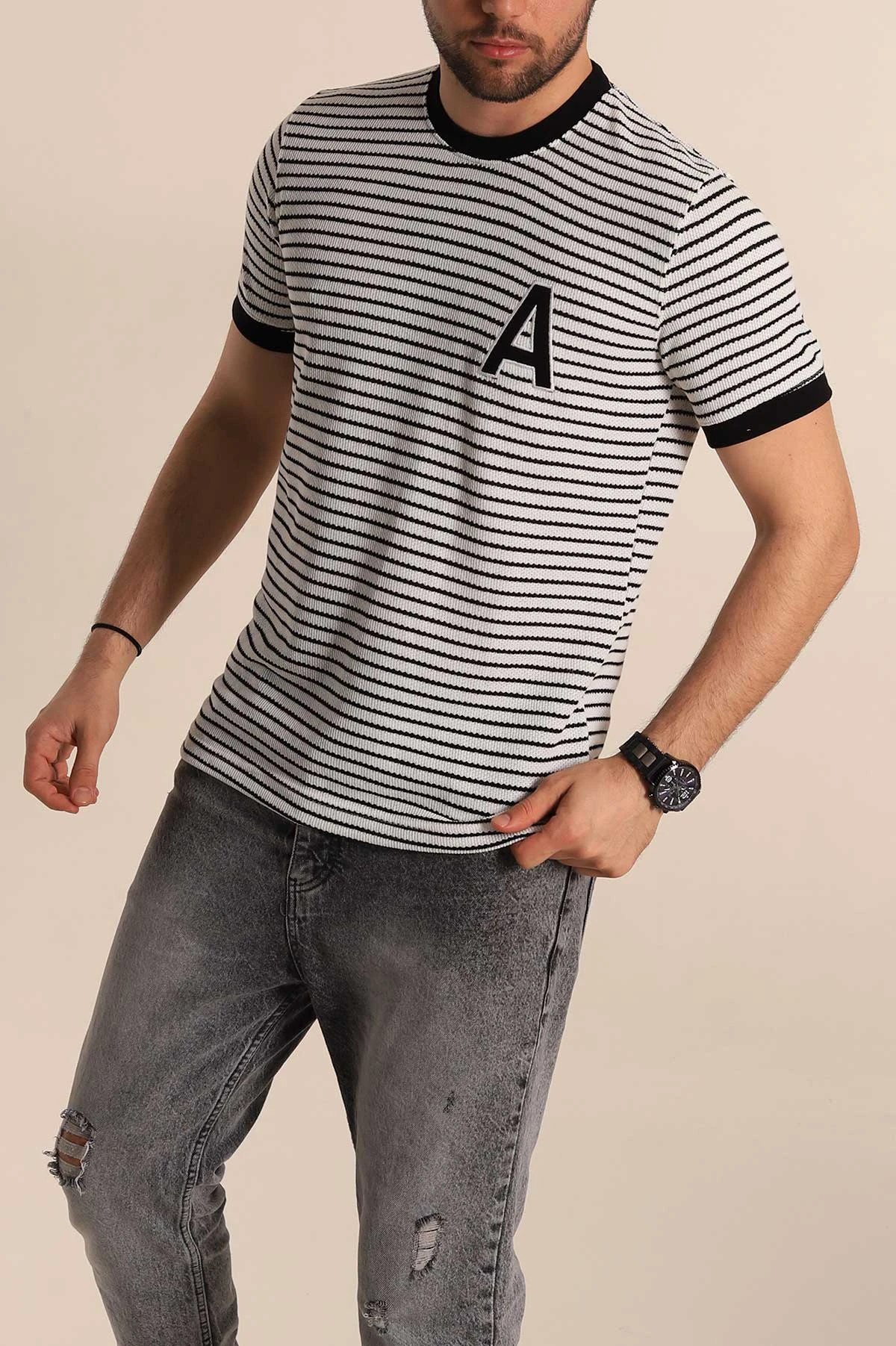 Ekru Siyah Çizgili Regular Fit Nakış Yazı Detaylı Erkek Triko Tişört 268455
