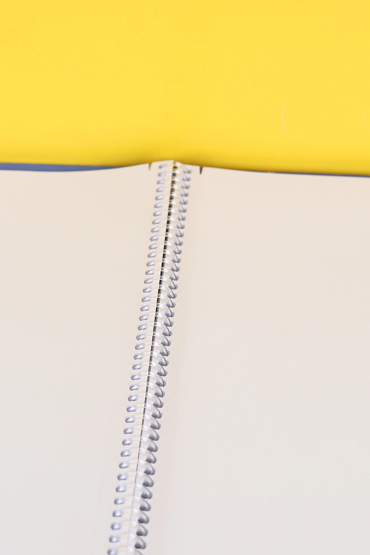Faber-Castell Knights Neon 80YP. Çizgisiz Spiralli PP. Kapak Defter 295840