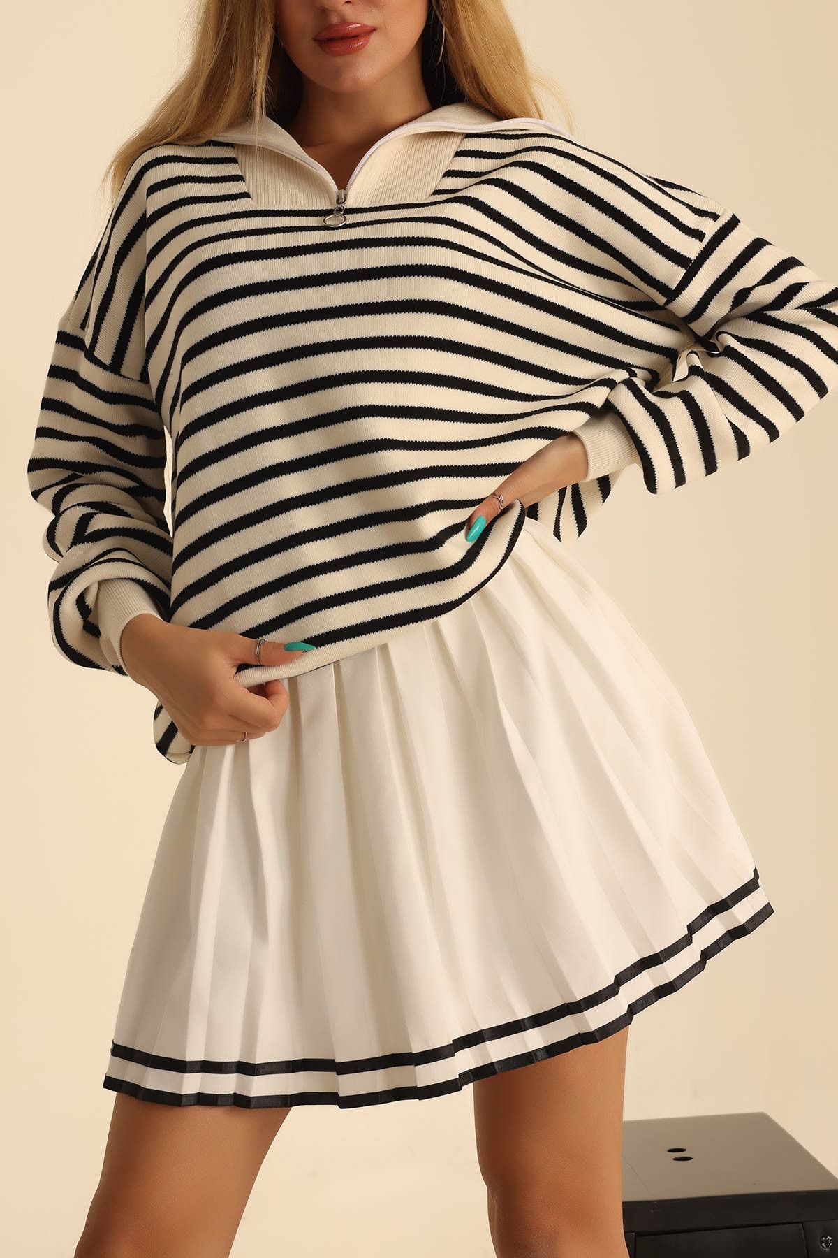 Fermuarlı Çizgili Triko Kazak 204384