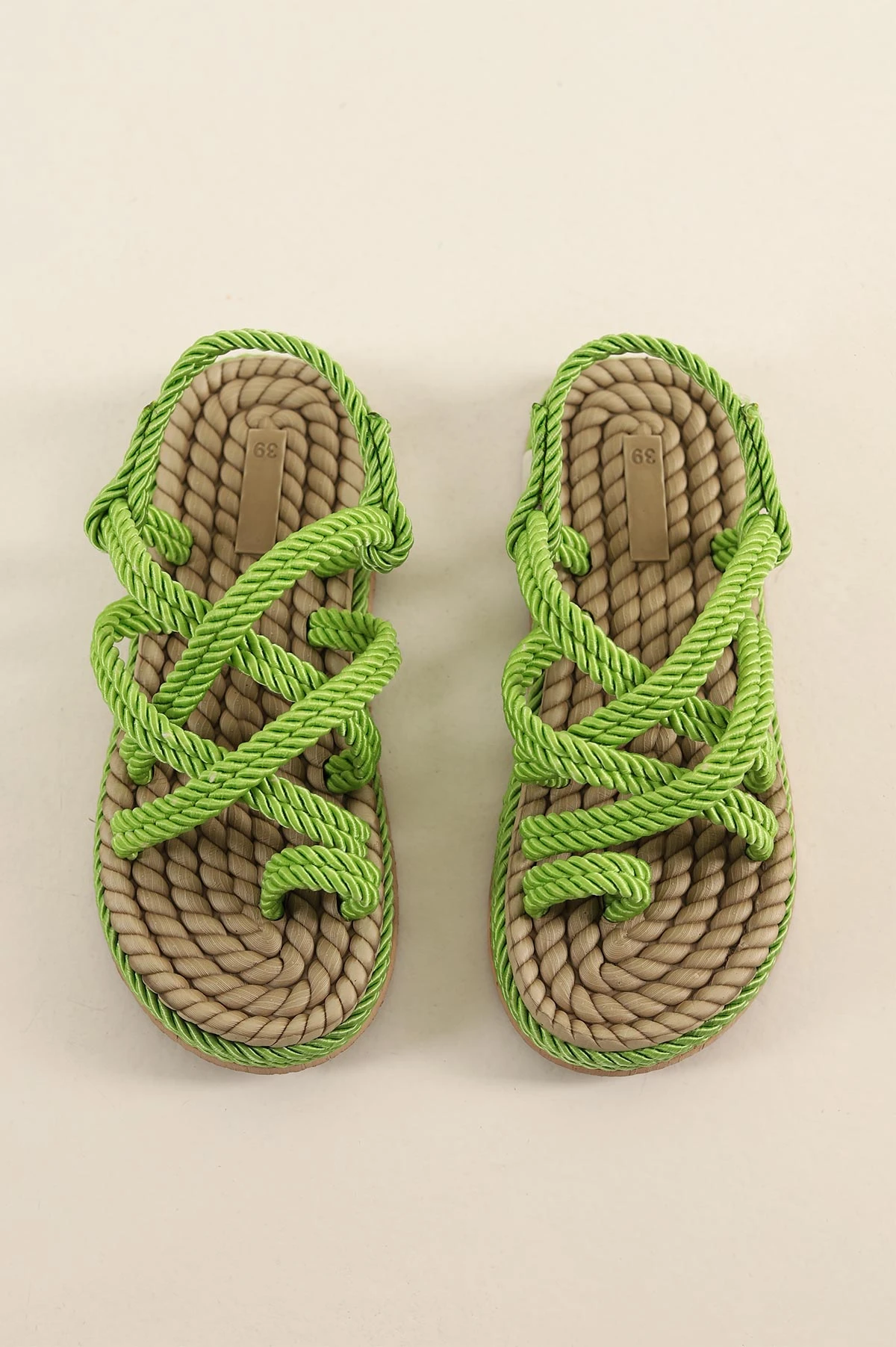Fıstık Yeşili Hasır Örgülü Sandalet 250693