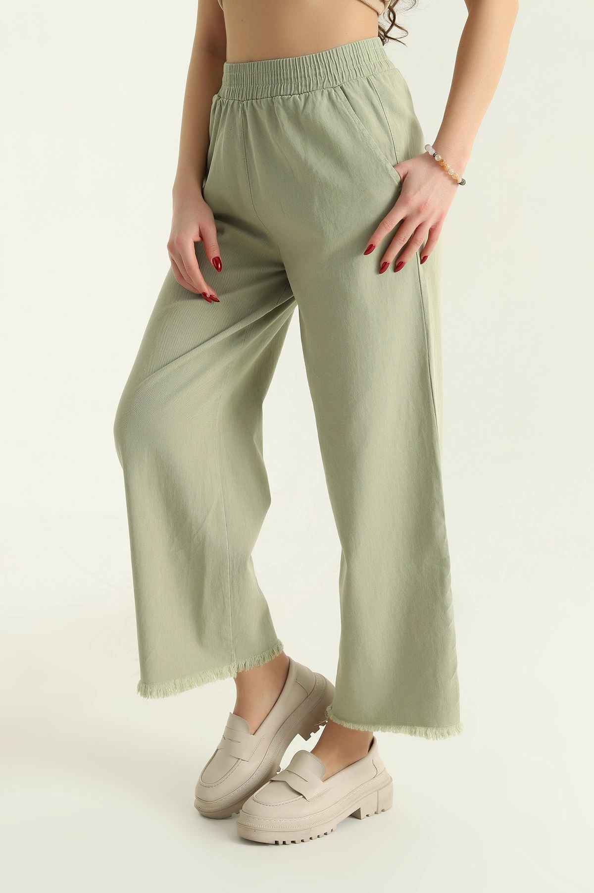 Fıstık Yeşili Lazer Kesim Bel Lastikli Bayan Gabardin Pantolon 332713