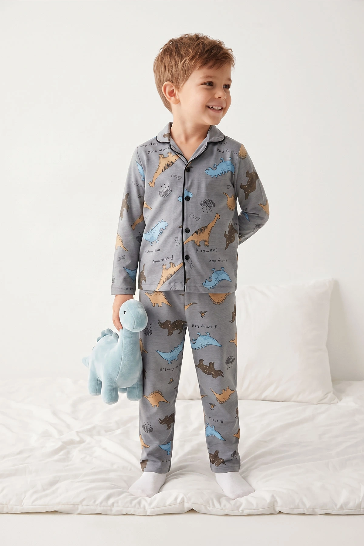 Füme (4-12 Yaş)Karakter  Desenli   Uzun Kol  Ön Düğmeli  Erkek  Çocuk Pijama Takım 473677