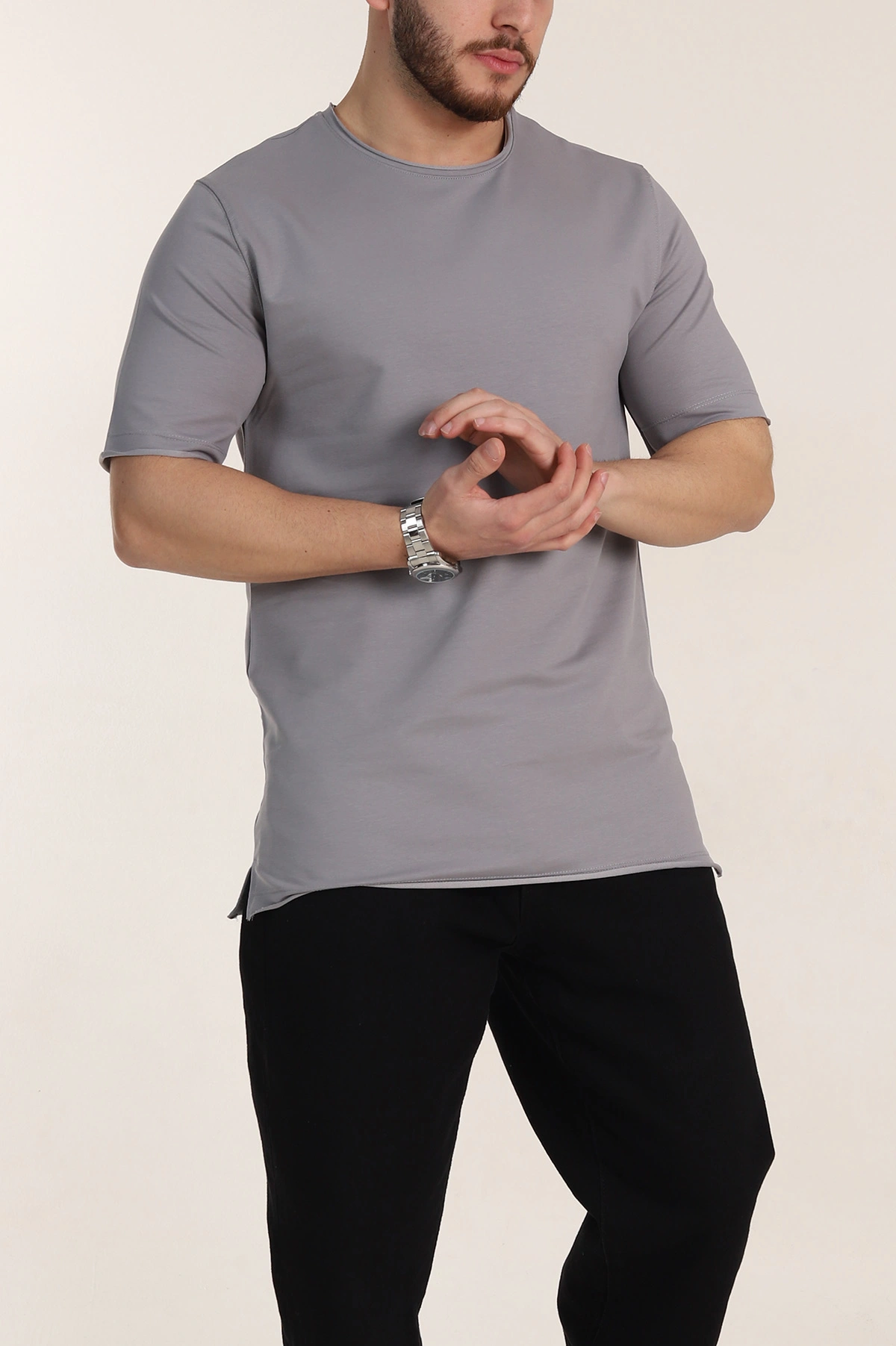 Füme Relaxed Fit İki İp Yırtık Yaka Detaylı Basic Erkek Tişört 347589