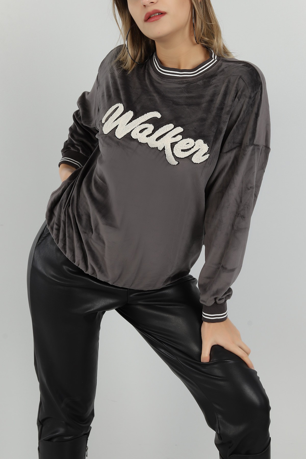 Füme Süzene Nakışlı Kadife Sweat 144949