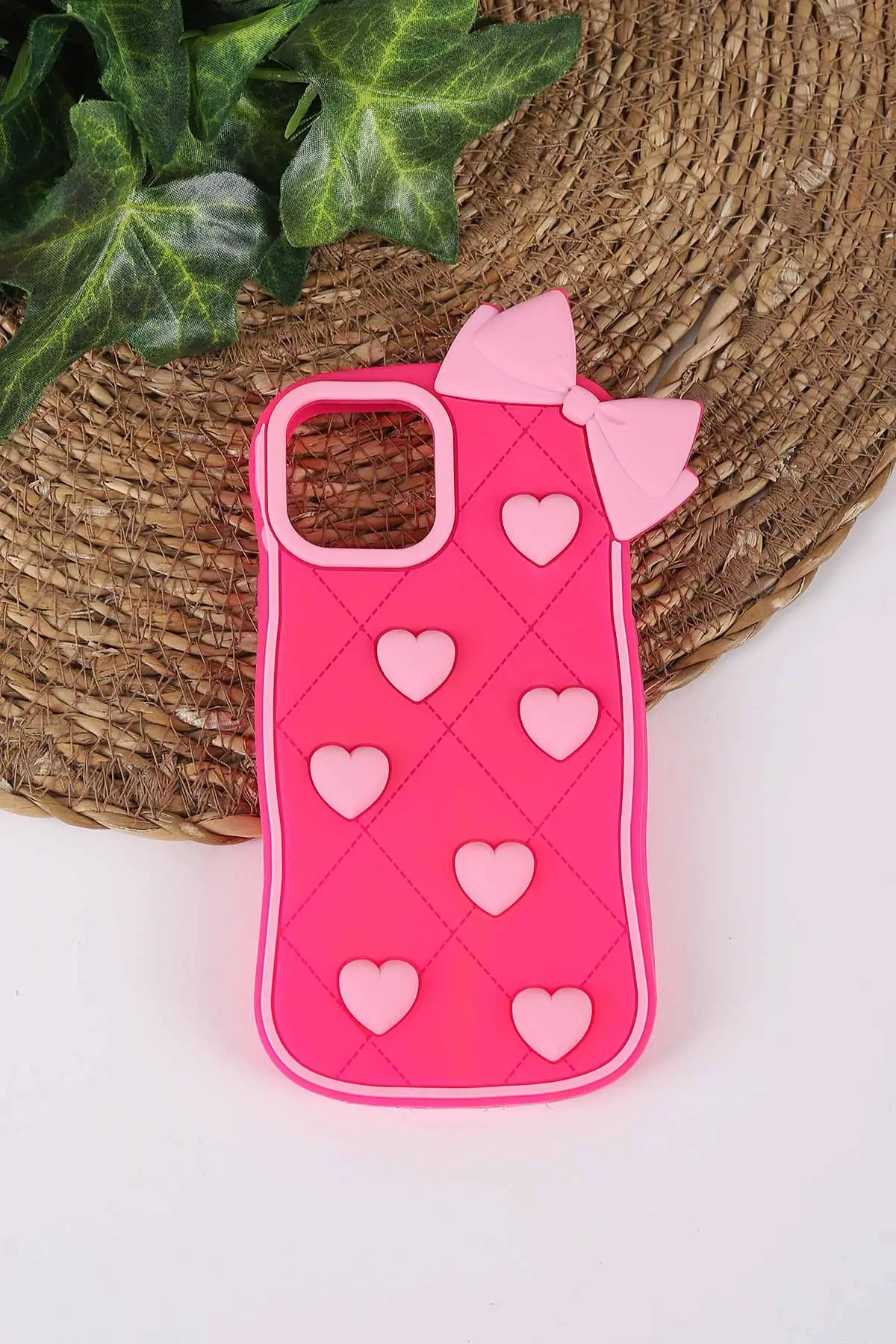 Fuşya TeknoCase İPhone 14 Uyumlu Terra Case Serisi Premium Kabartmalı Soft Silikon Telefon Kılıfı 430276