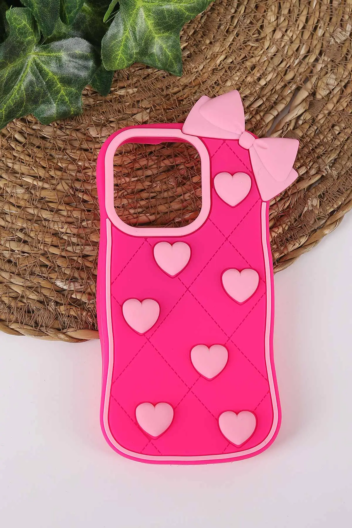 Fuşya TeknoCase İPhone 16 Pro Max Uyumlu Terra Case Serisi Premium Kabartmalı Soft Silikon Telefon Kılıfı 430324